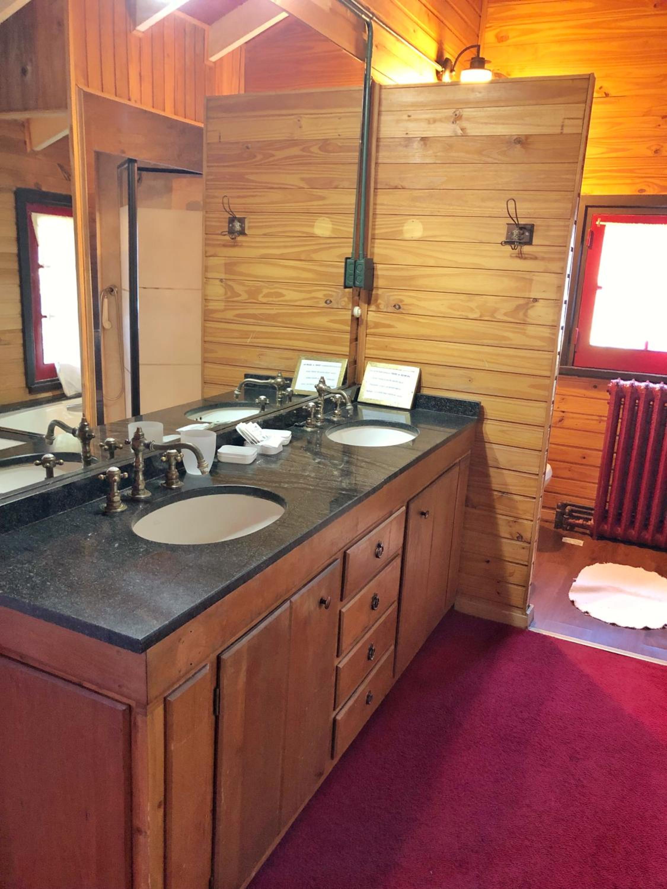 Two Bedroom Apartment with Lake View photo 2