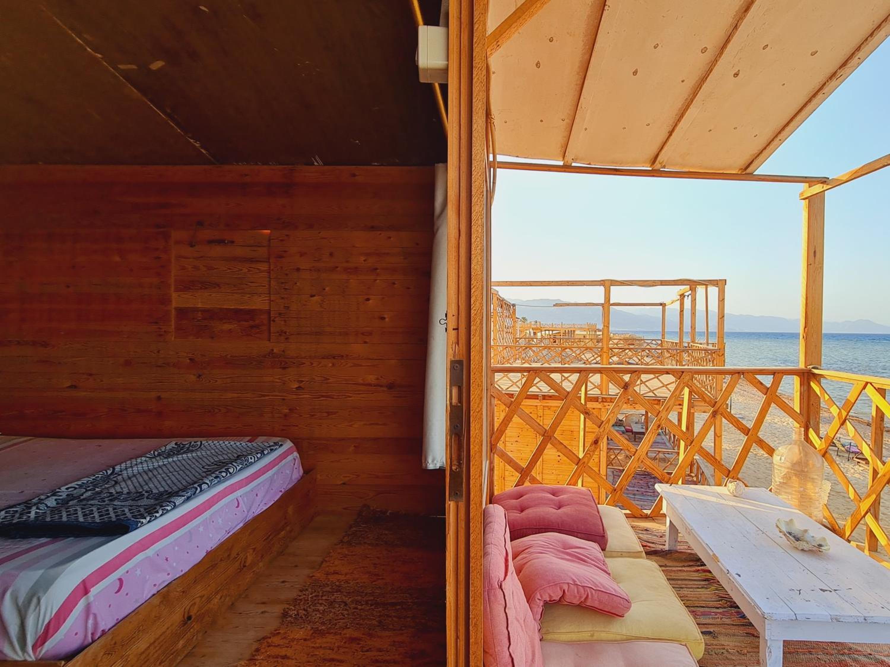 Bungalow - Beach Front - Photo 49