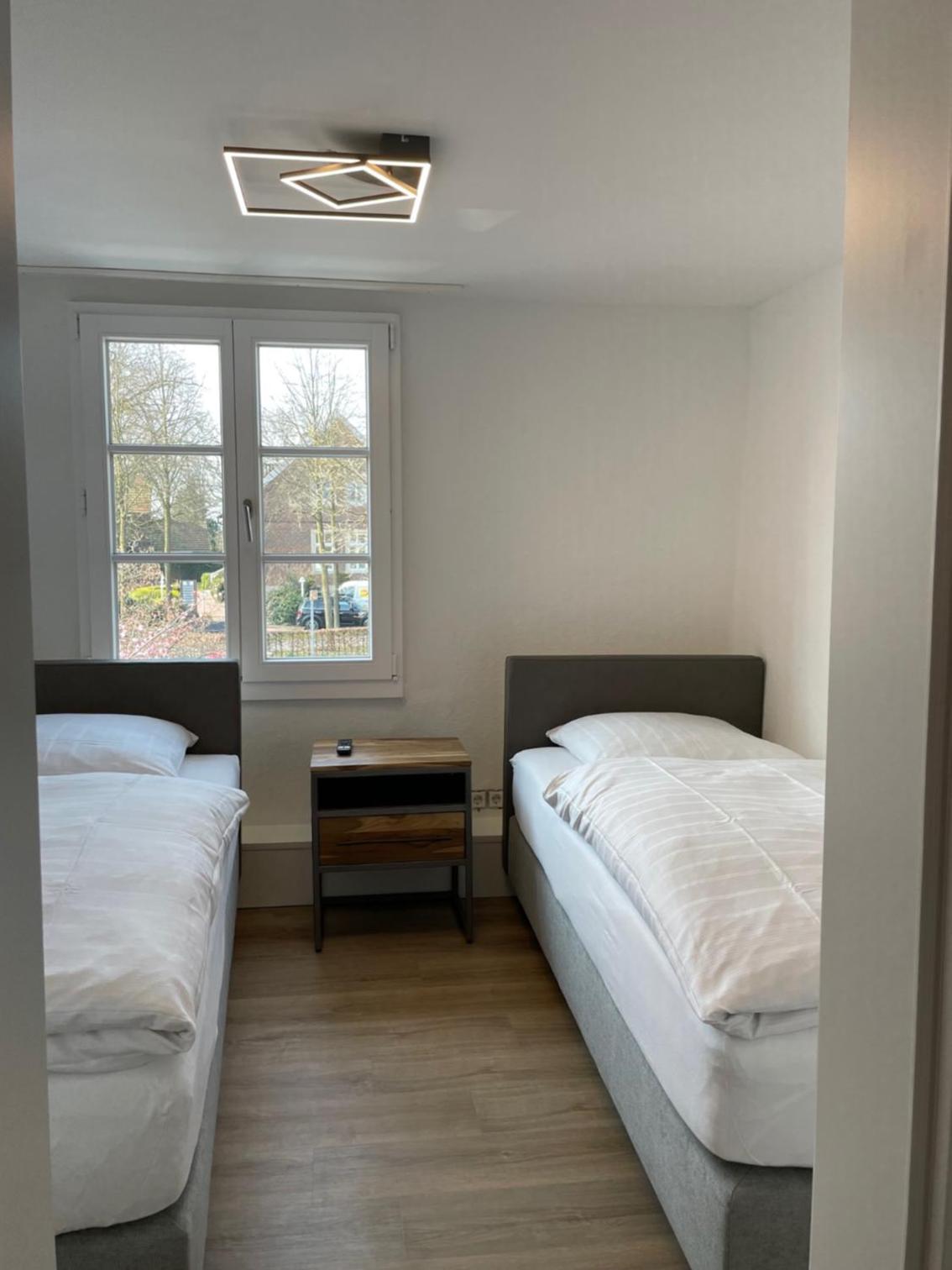 Double or Twin Room with Bathroom - Photo 1