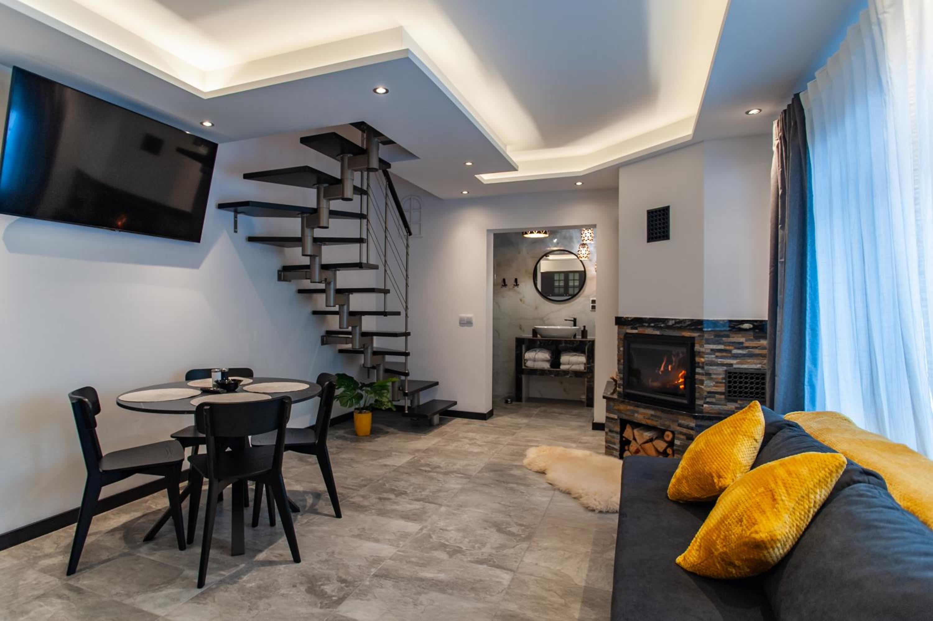 Two-Bedroom House - Photo 8