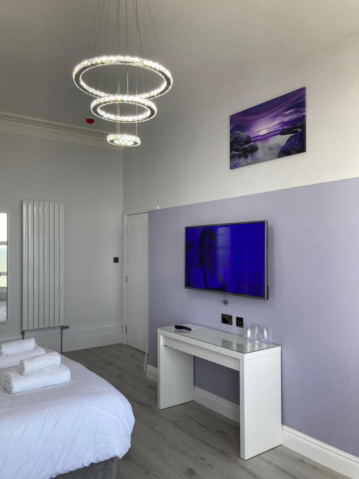 Superior Triple Room with Sea View - Photo 3