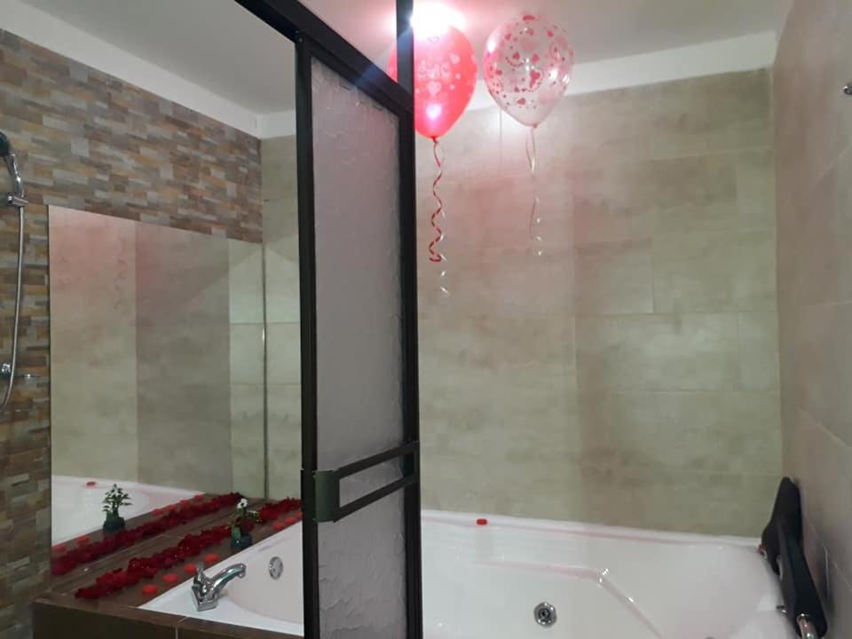 Deluxe Double Room With Bath photo 3