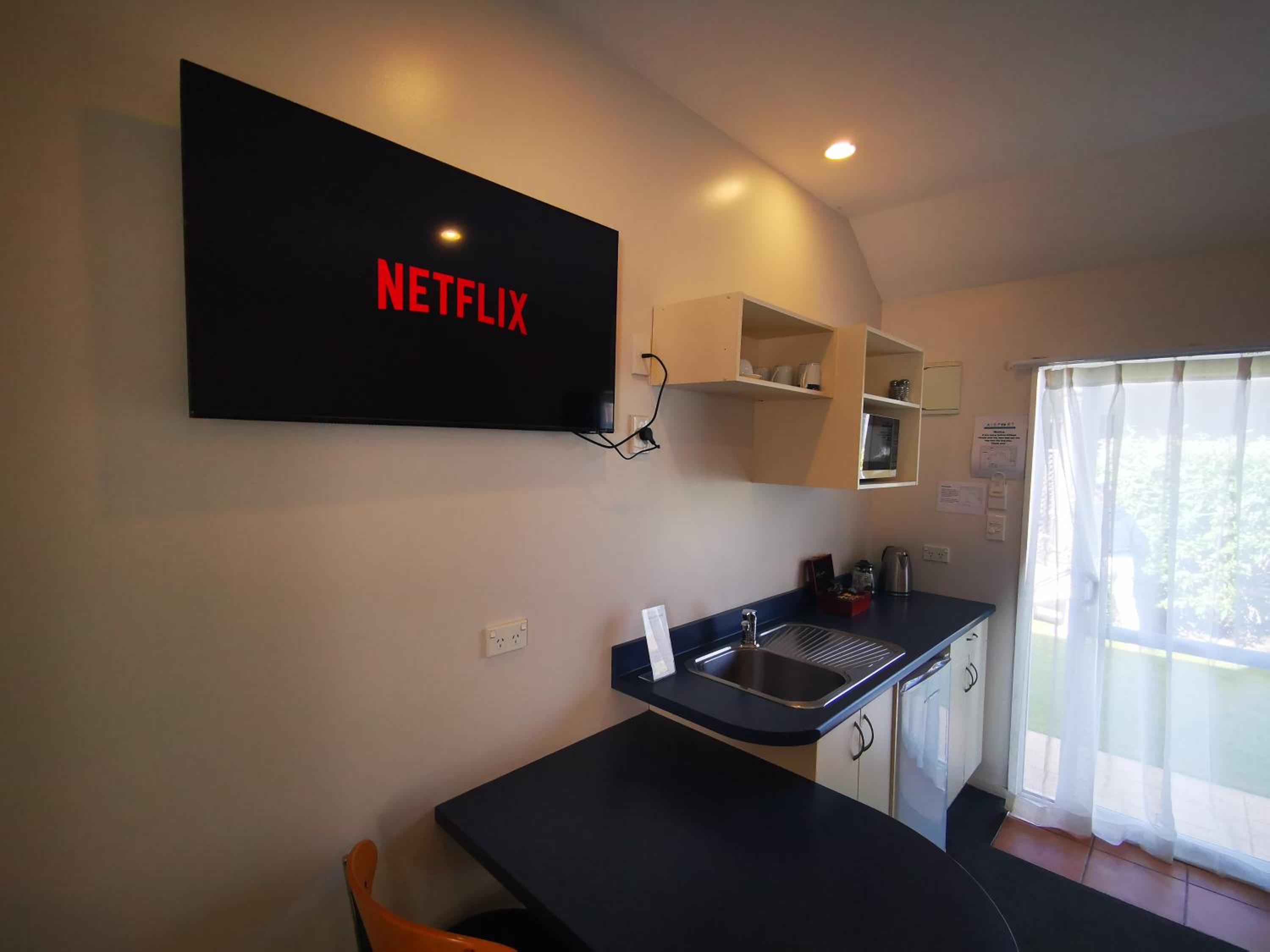 One-Bedroom Apartment - Photo 6