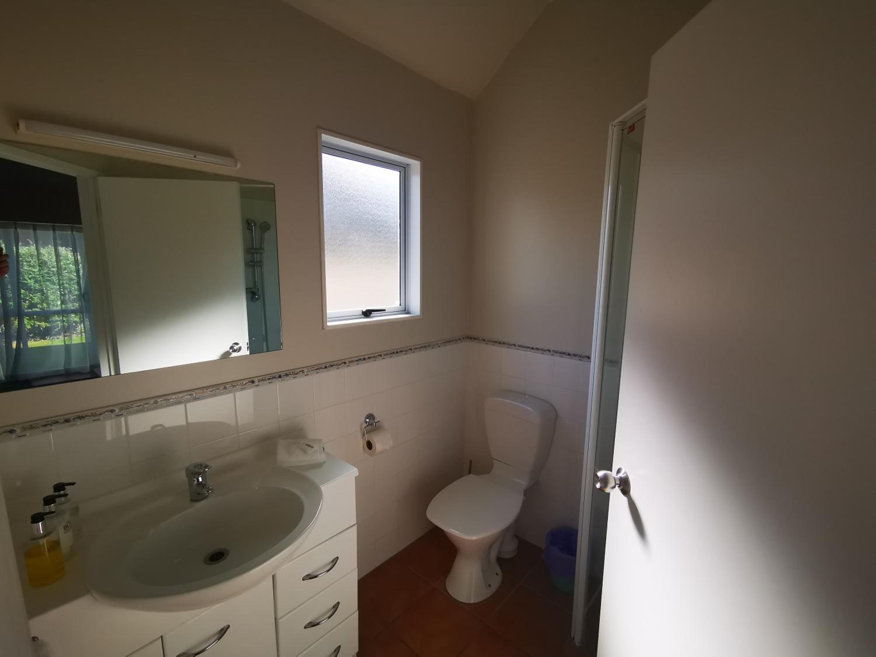 One-Bedroom Apartment - Photo 3