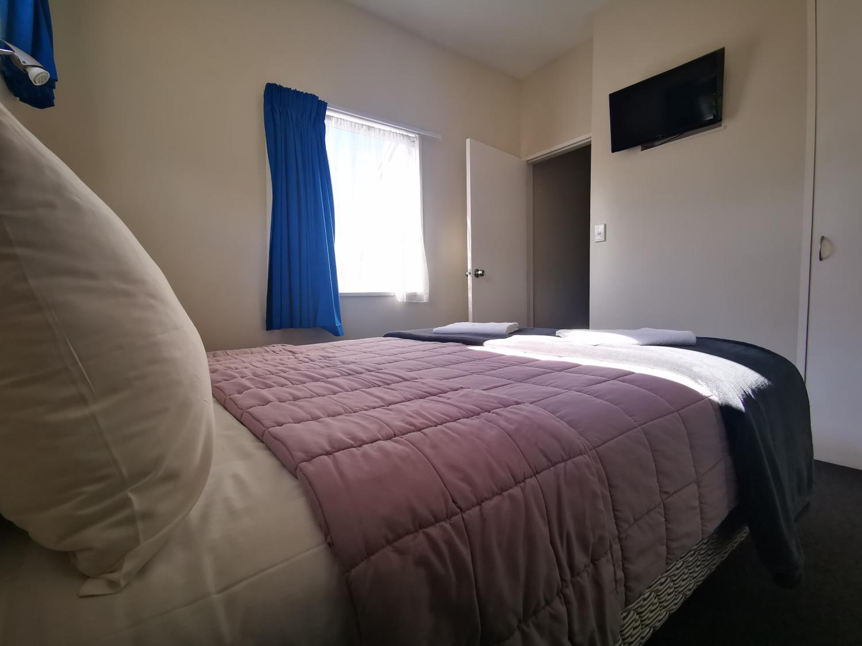 Two Bedroom Family Apartment - Photo 5