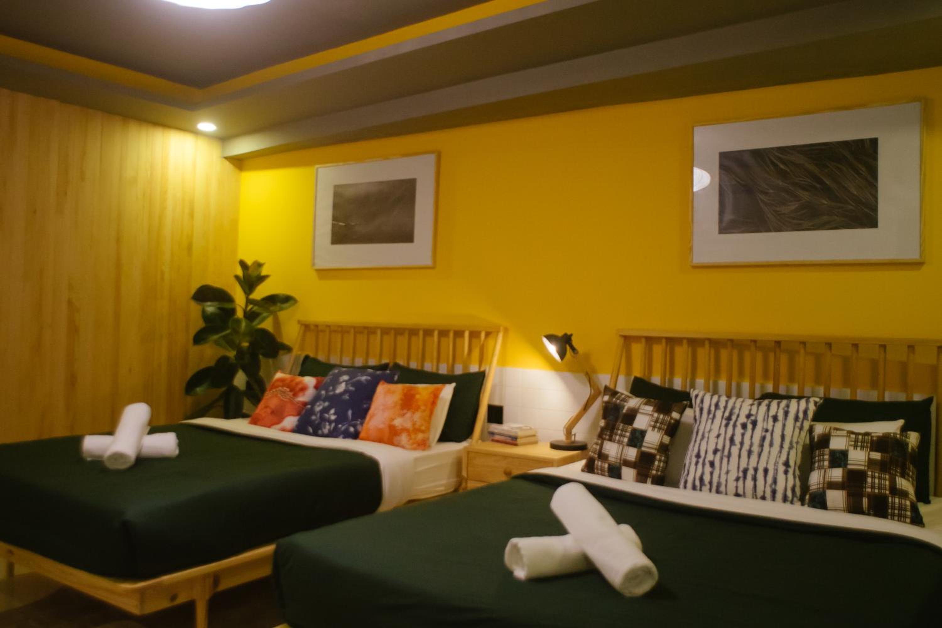 Twin Room with Private Bathroom - Photo 8