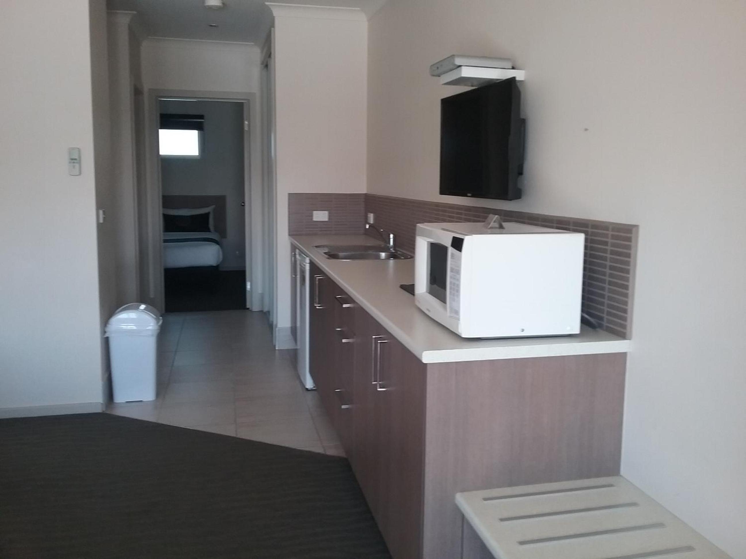 Deluxe Family Suite photo 2
