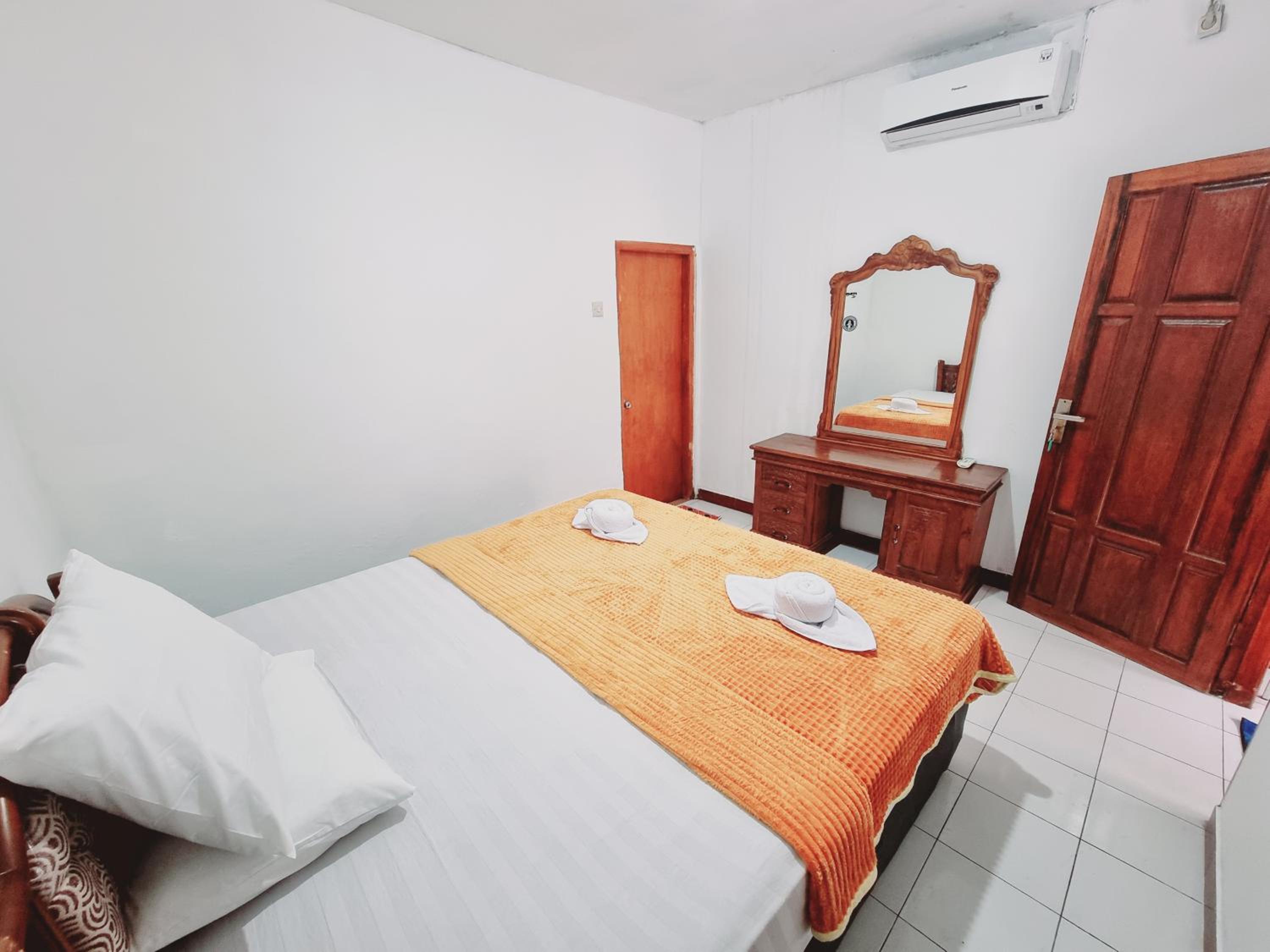 Deluxe Queen Room