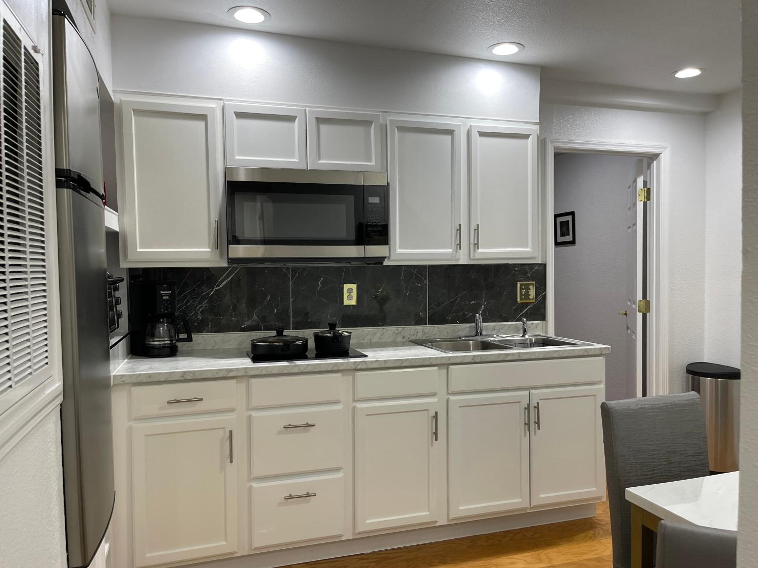 Two-Bedroom Apartment - Photo 29