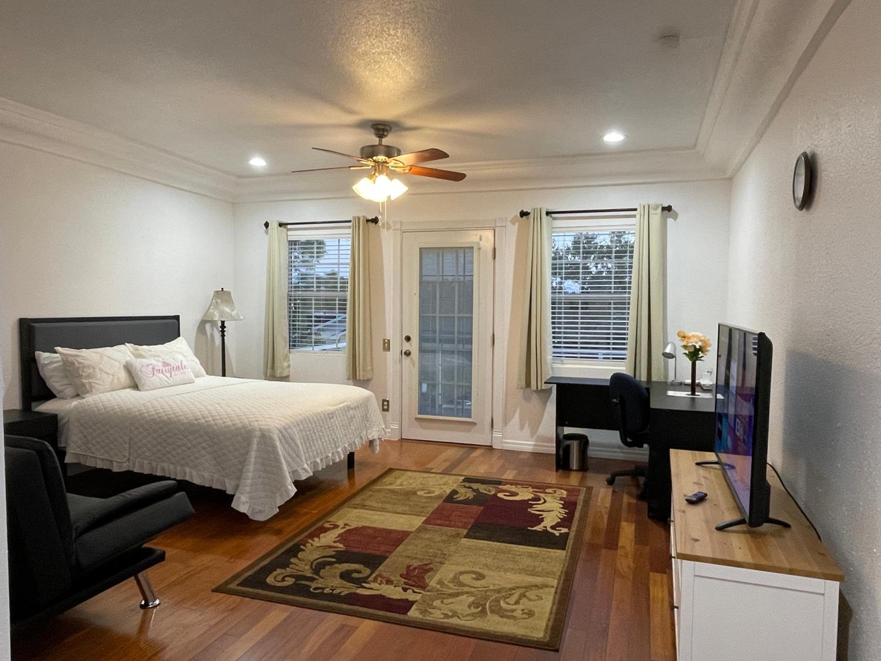 Two-Bedroom Apartment - Photo 1