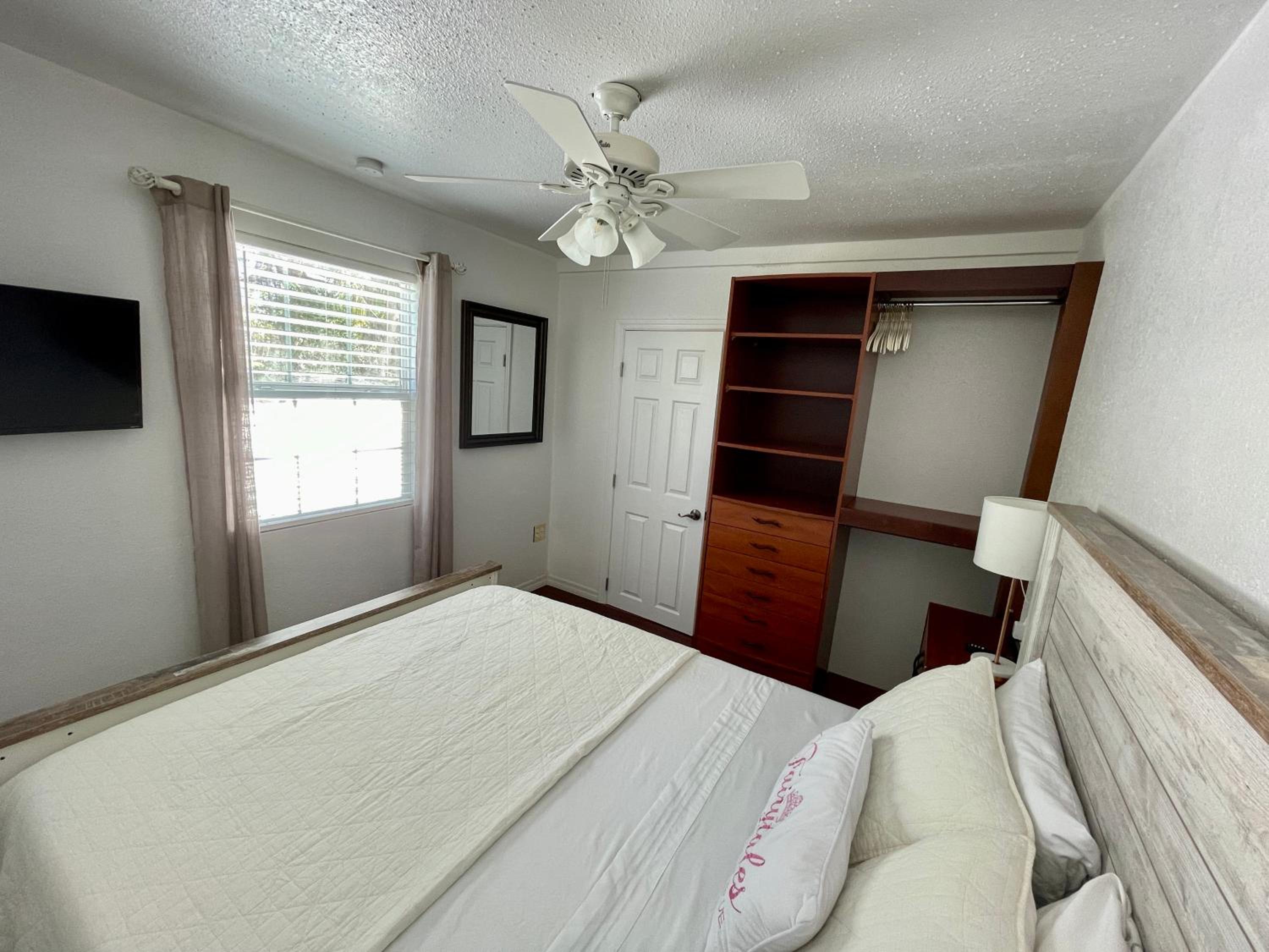 Two-Bedroom Apartment - Photo 25