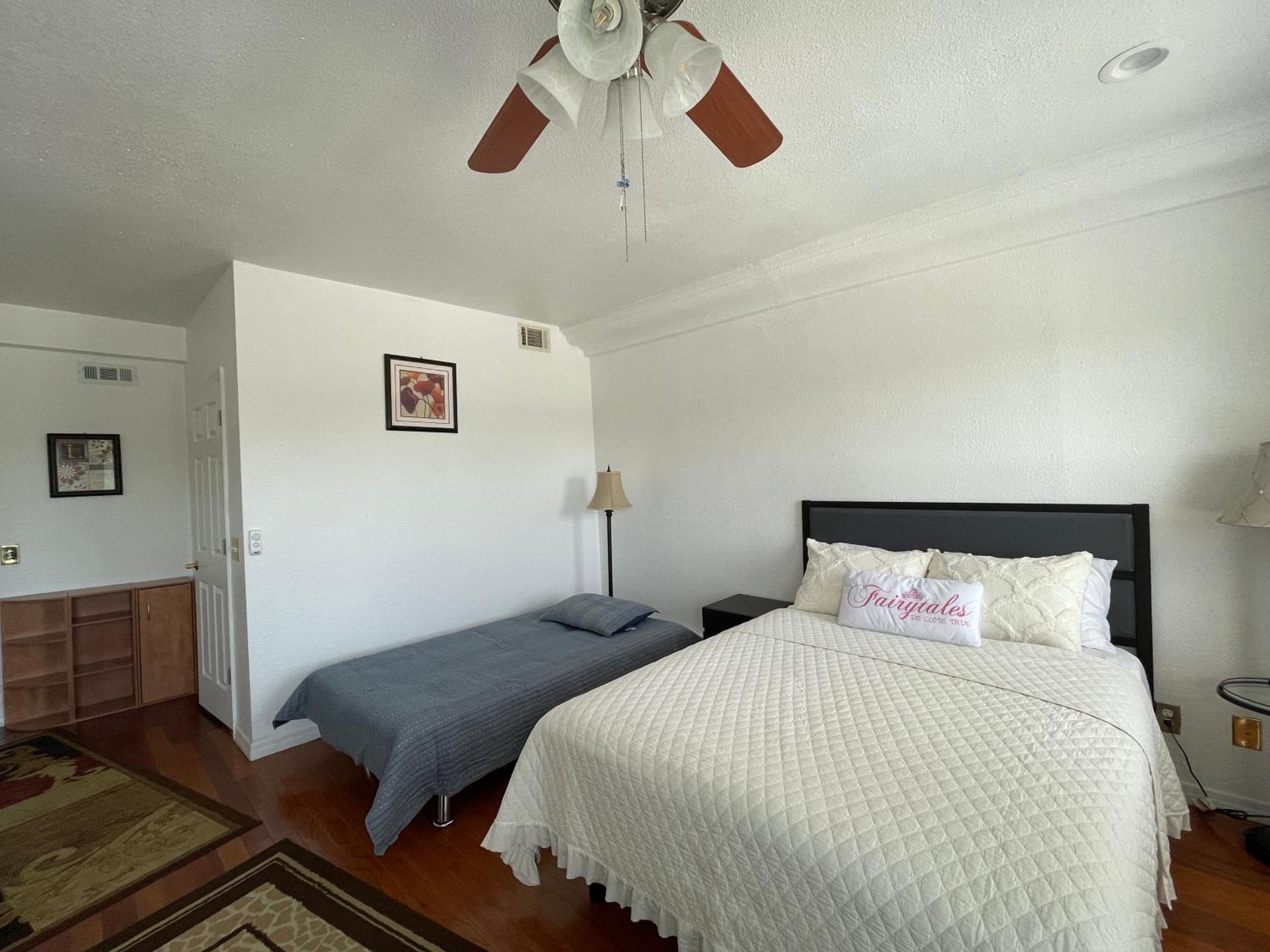 Two-Bedroom Apartment - Photo 26