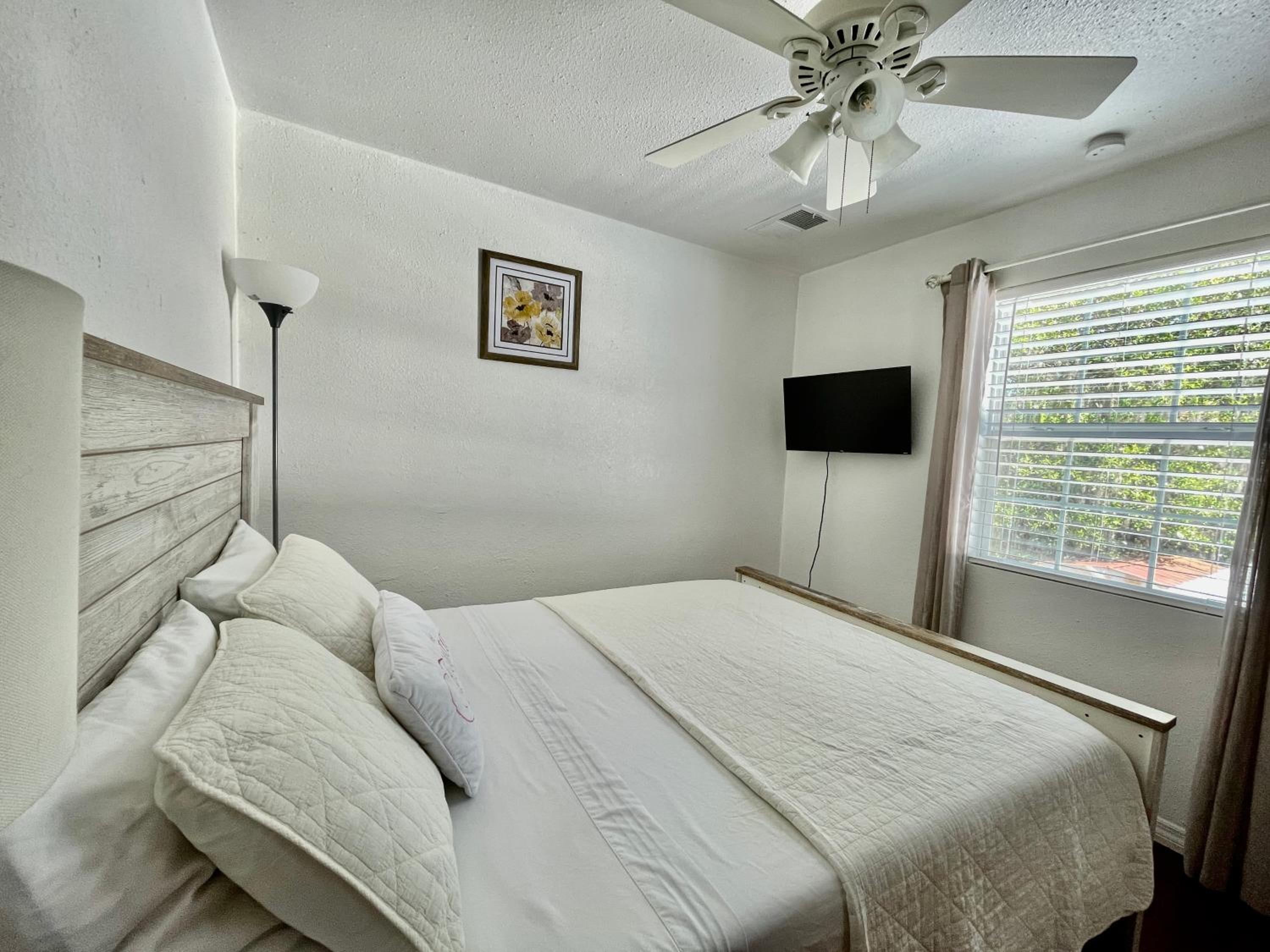 Two-Bedroom Apartment - Photo 27
