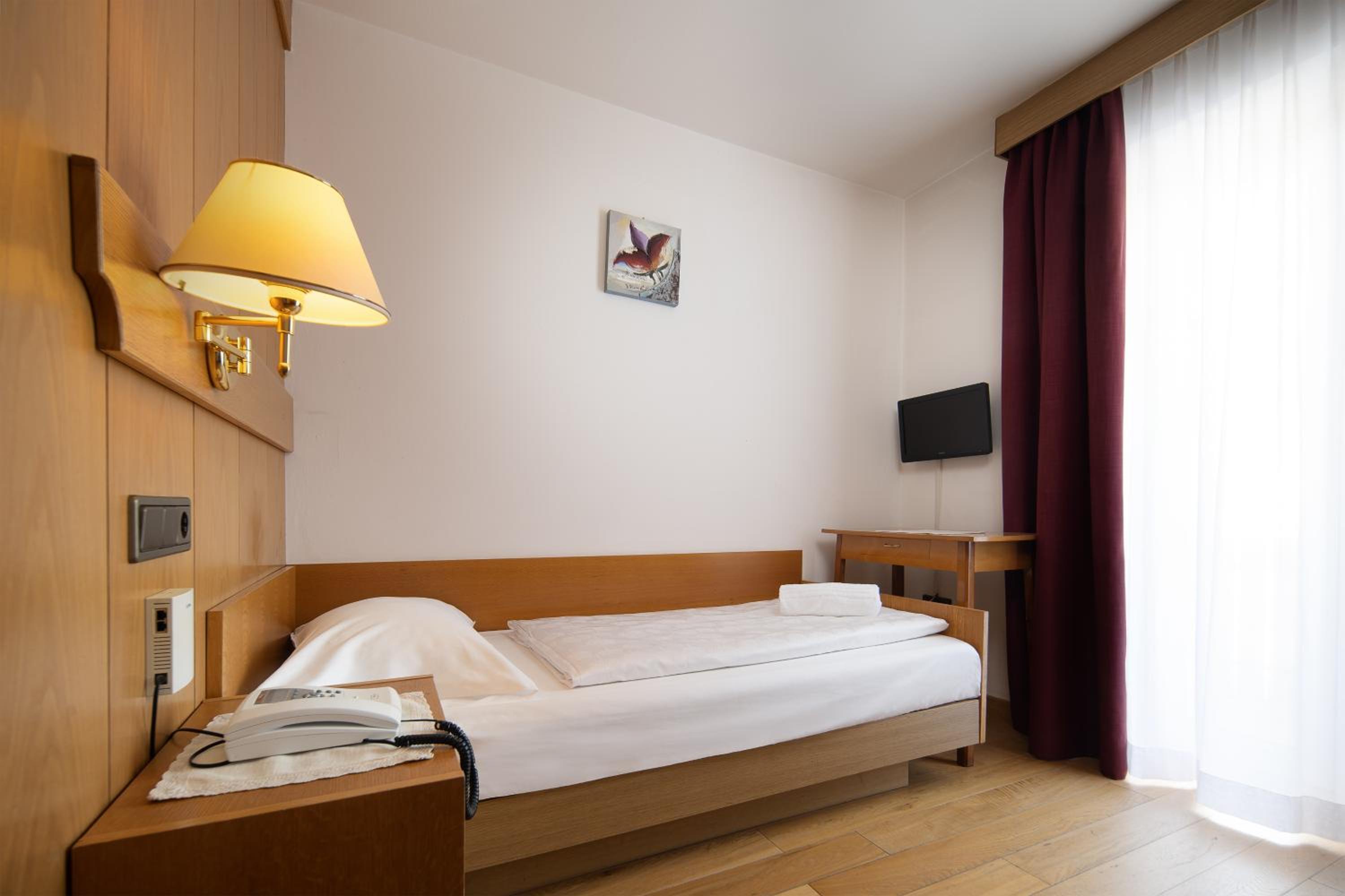 Economy Single Room