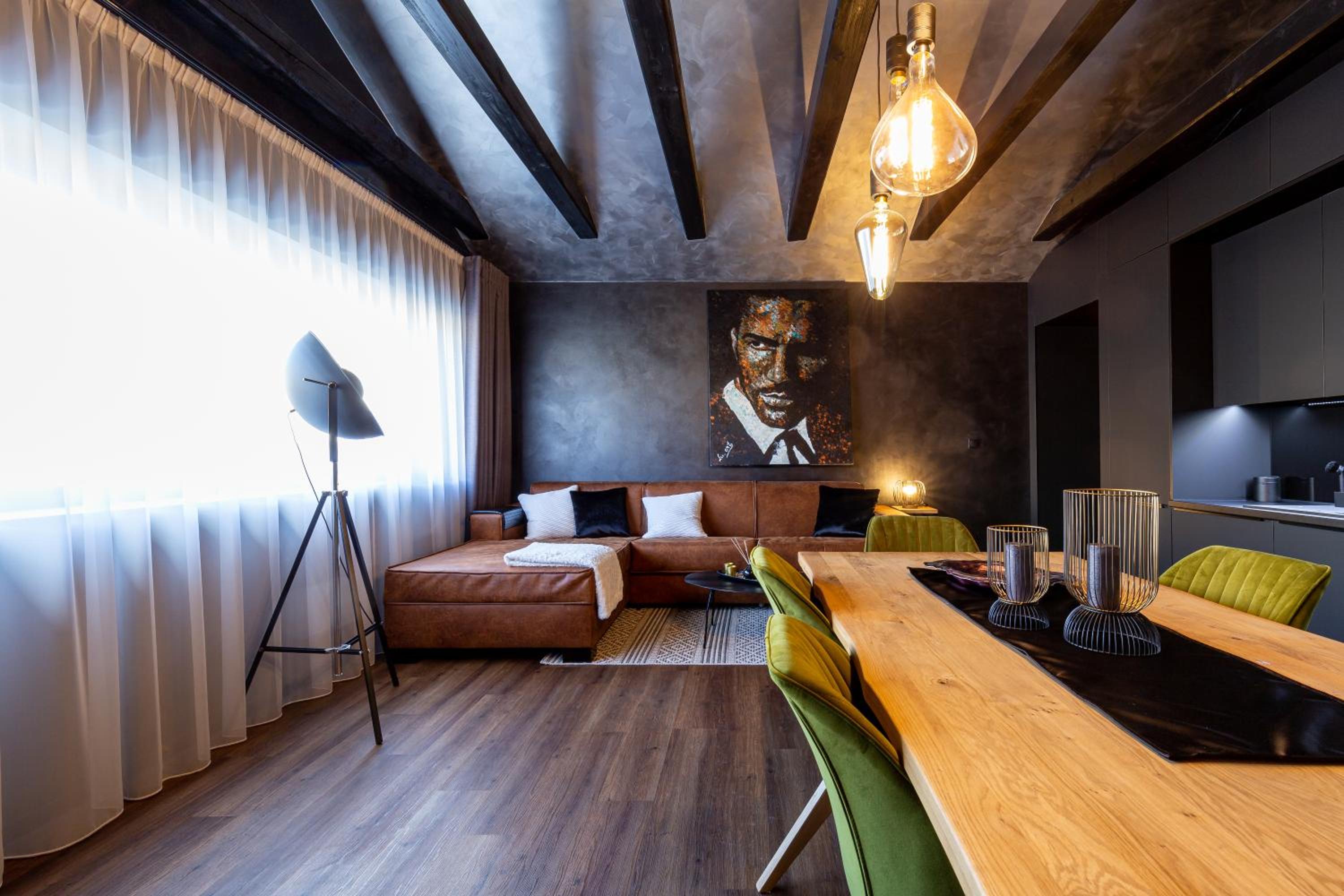 Superior Suite - Photo 6
