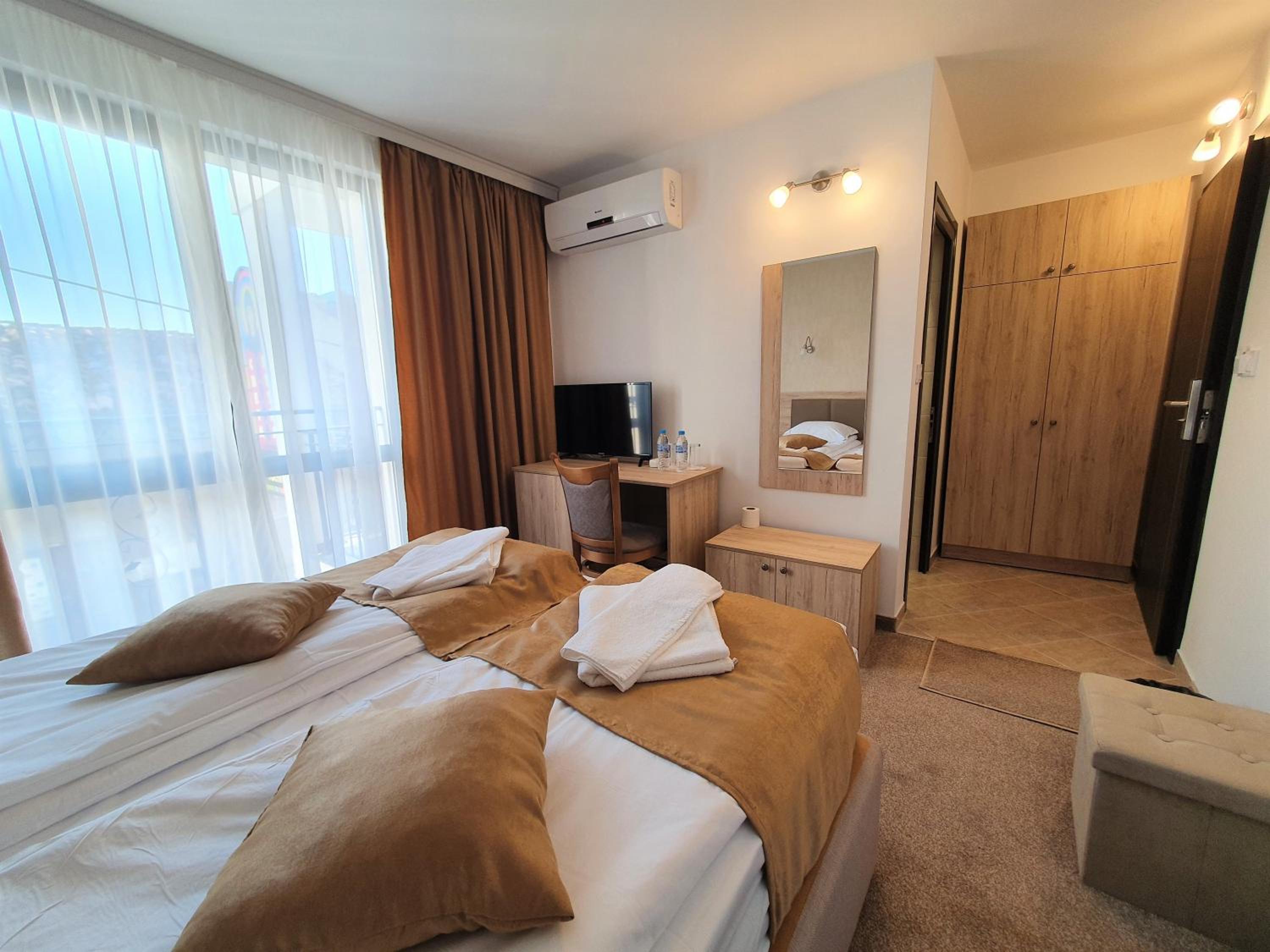 Standard Double Room photo 3