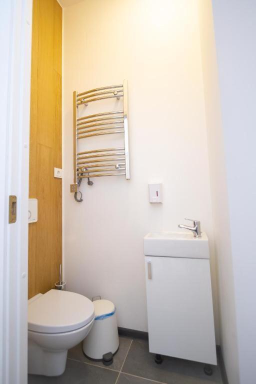One-Bedroom Apartment - Photo 10