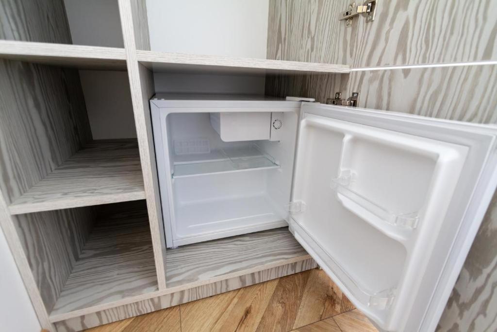 One-Bedroom Apartment - Photo 4