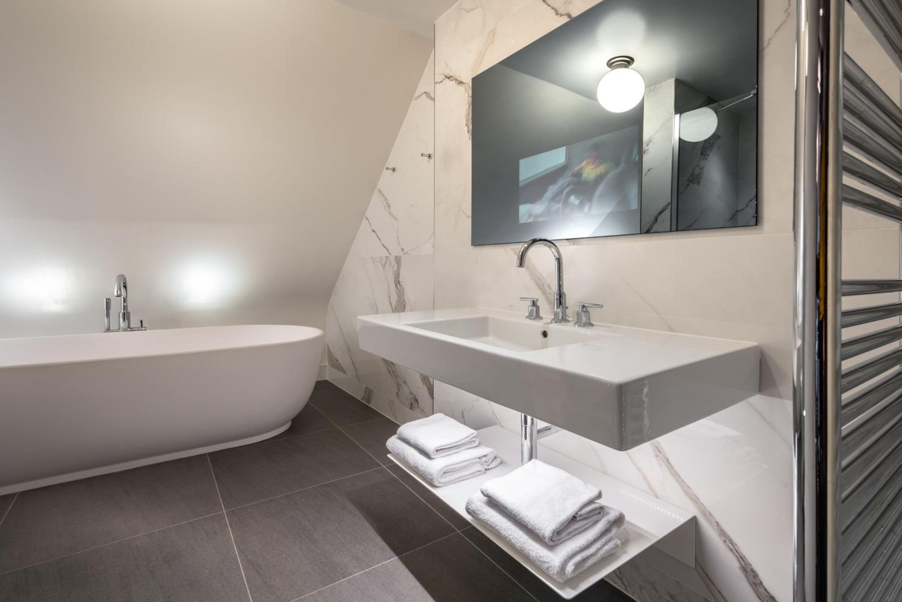 King Suite with Sofa Bed and City View