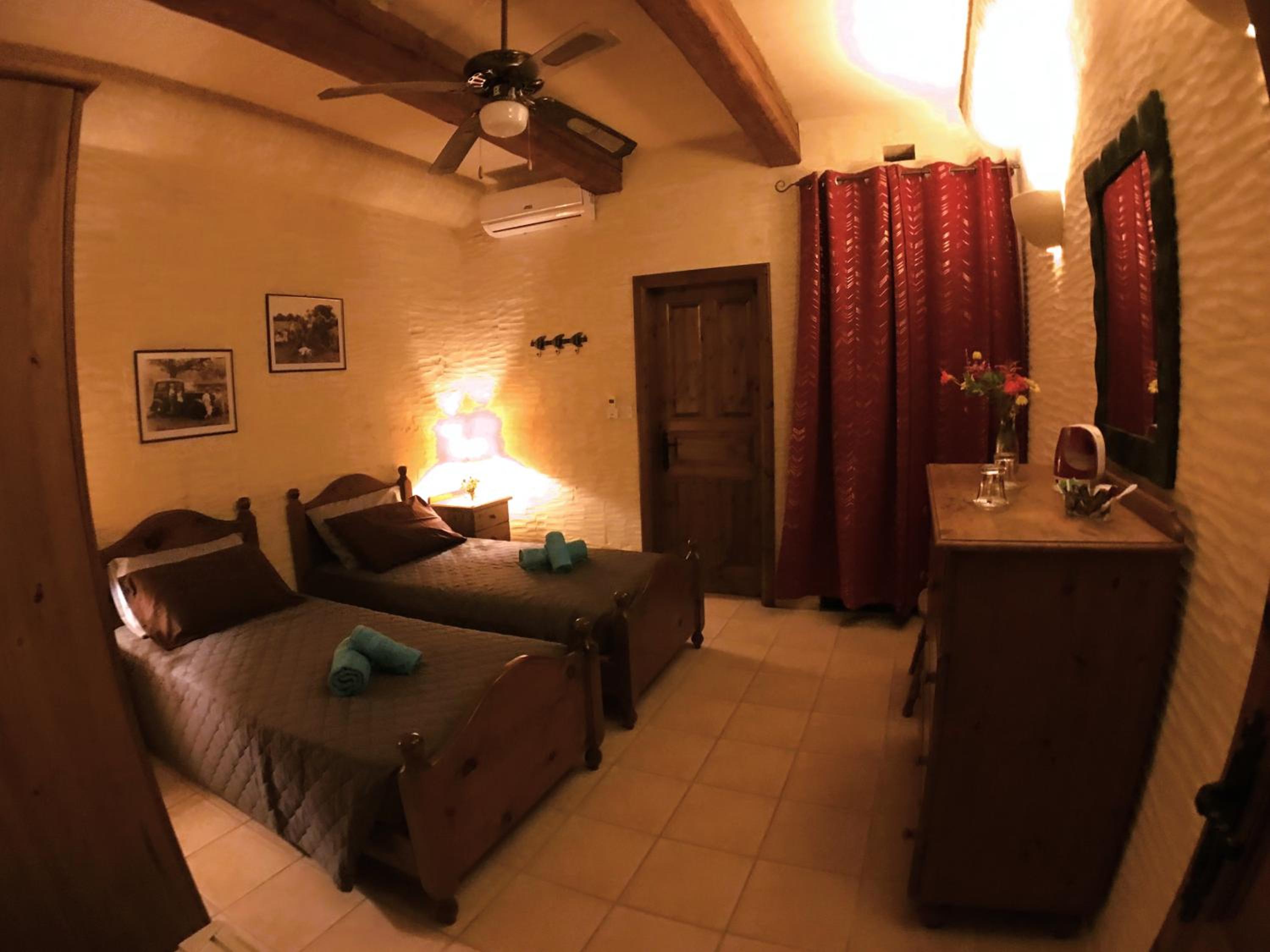 Double Or Twin Room With Private Bathroom photo 3