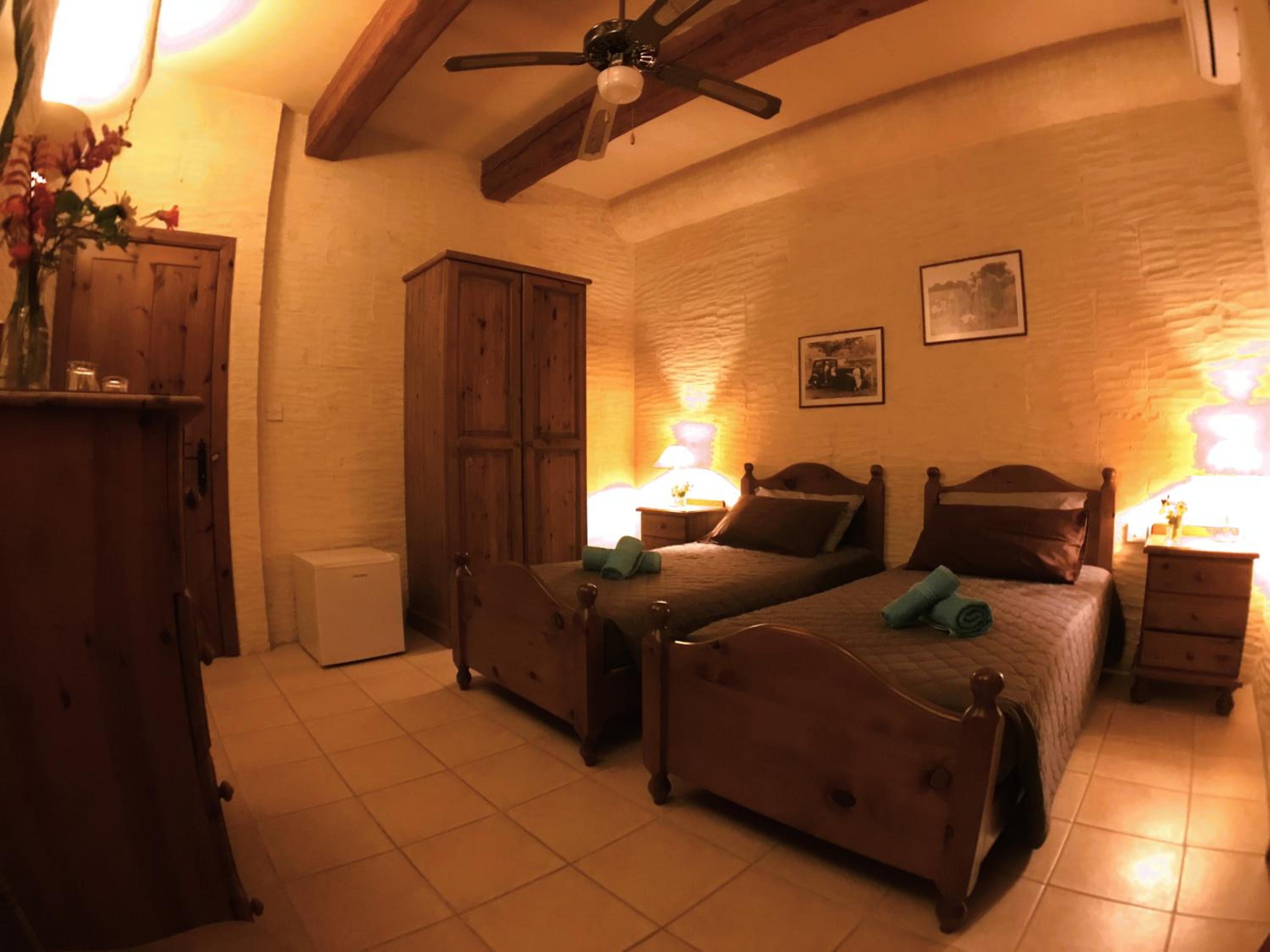 Double Or Twin Room With Private Bathroom photo 2