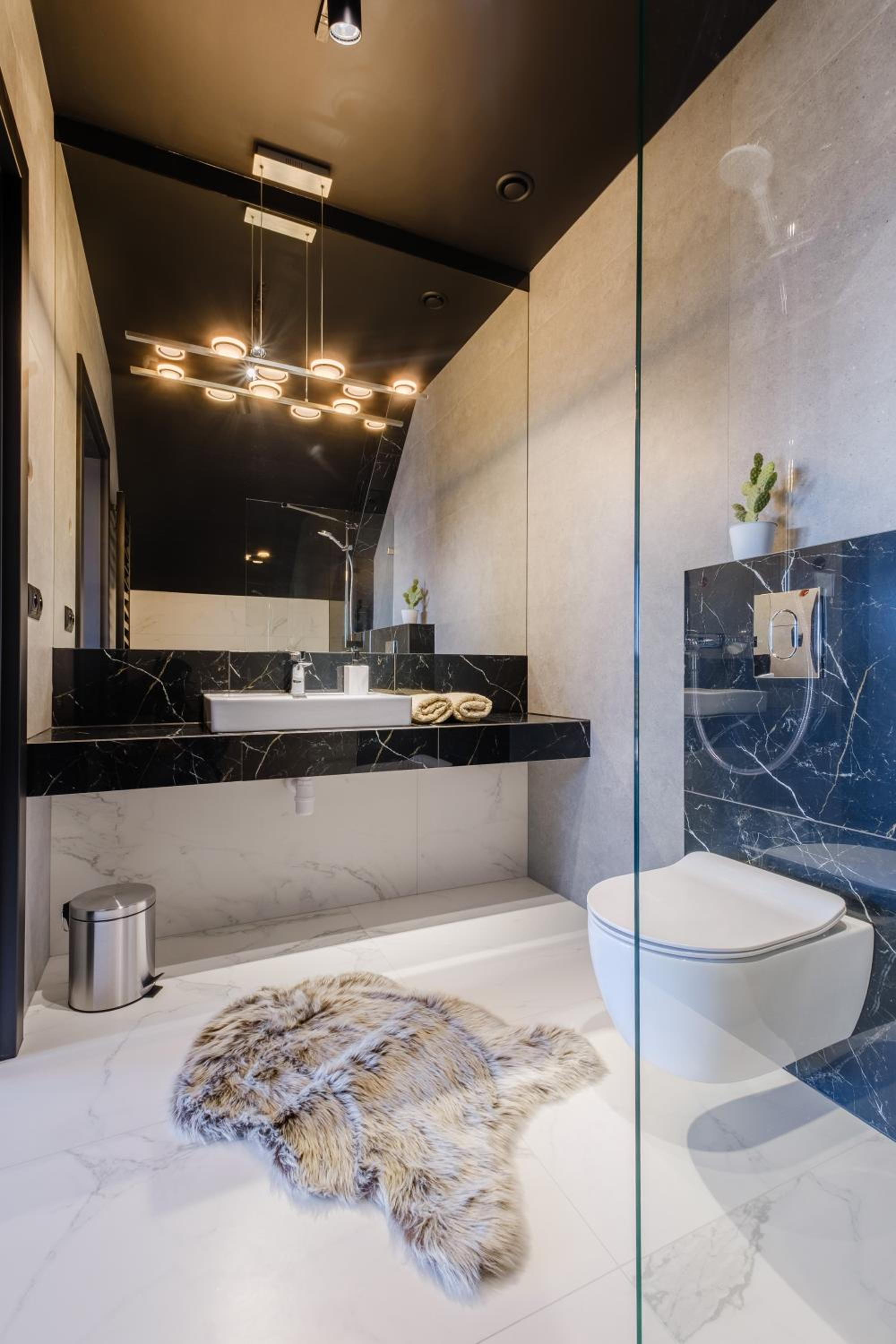 One-Bedroom Apartment - Photo 15