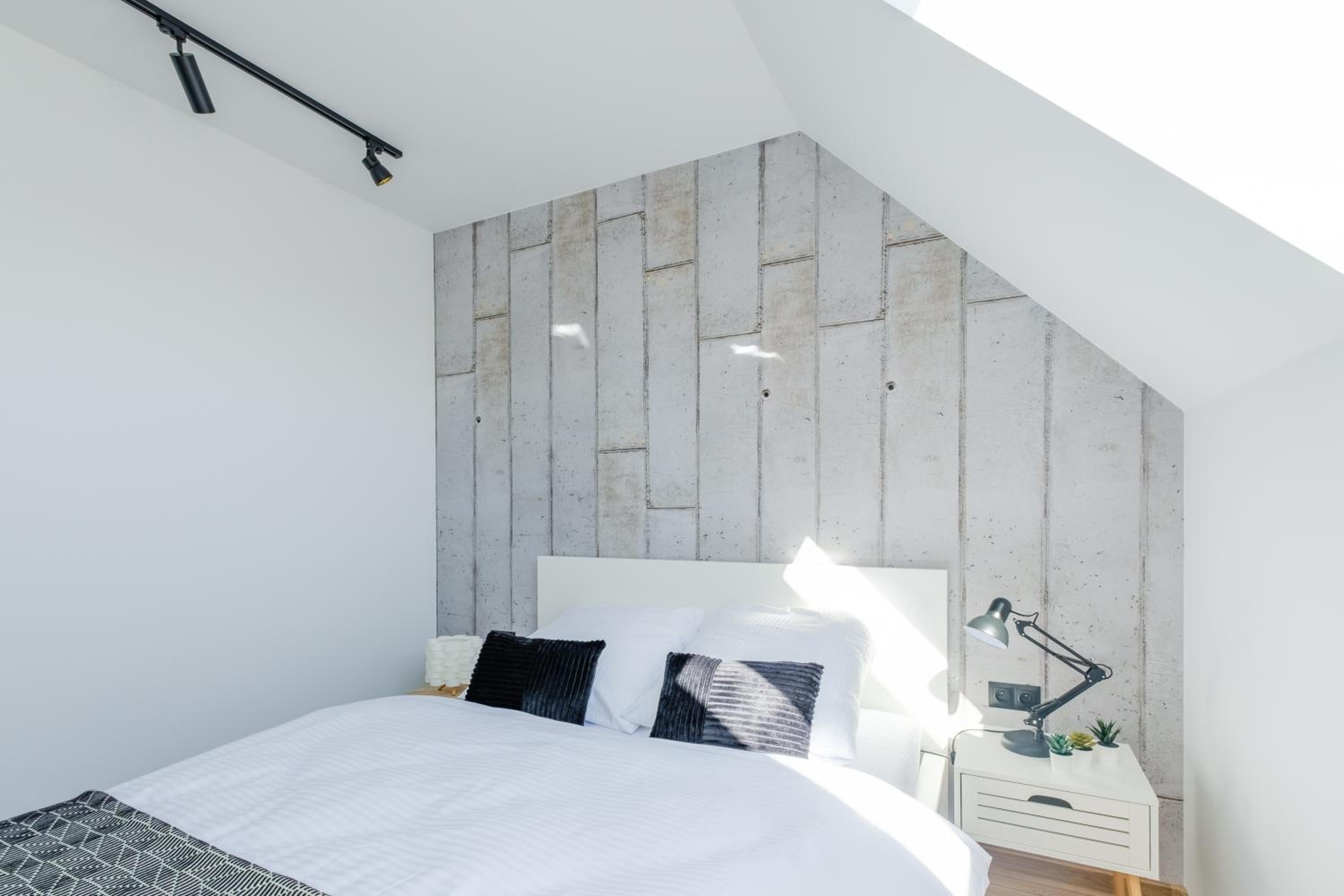 One-Bedroom Apartment - Photo 9