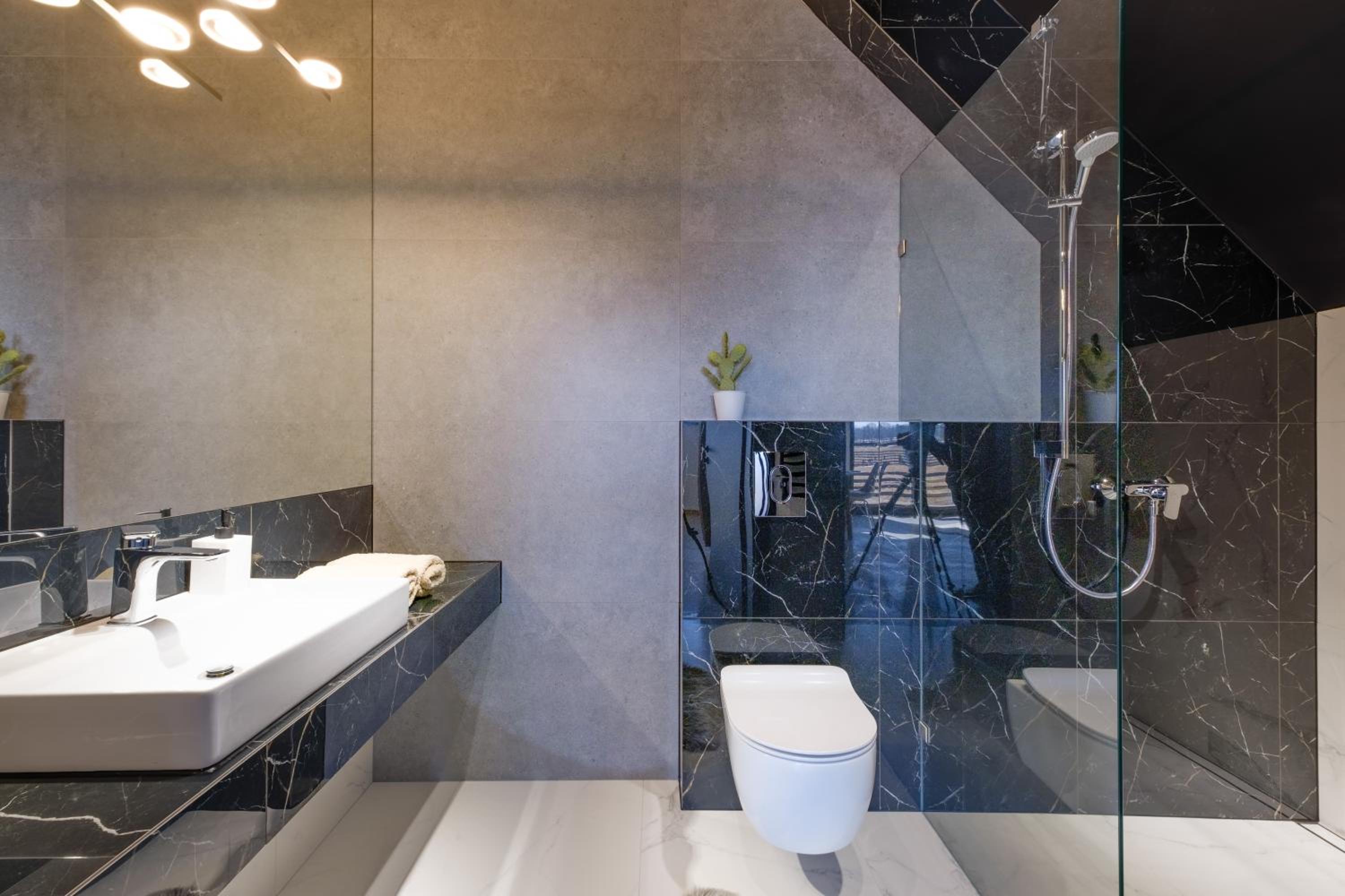 One-Bedroom Apartment - Photo 12