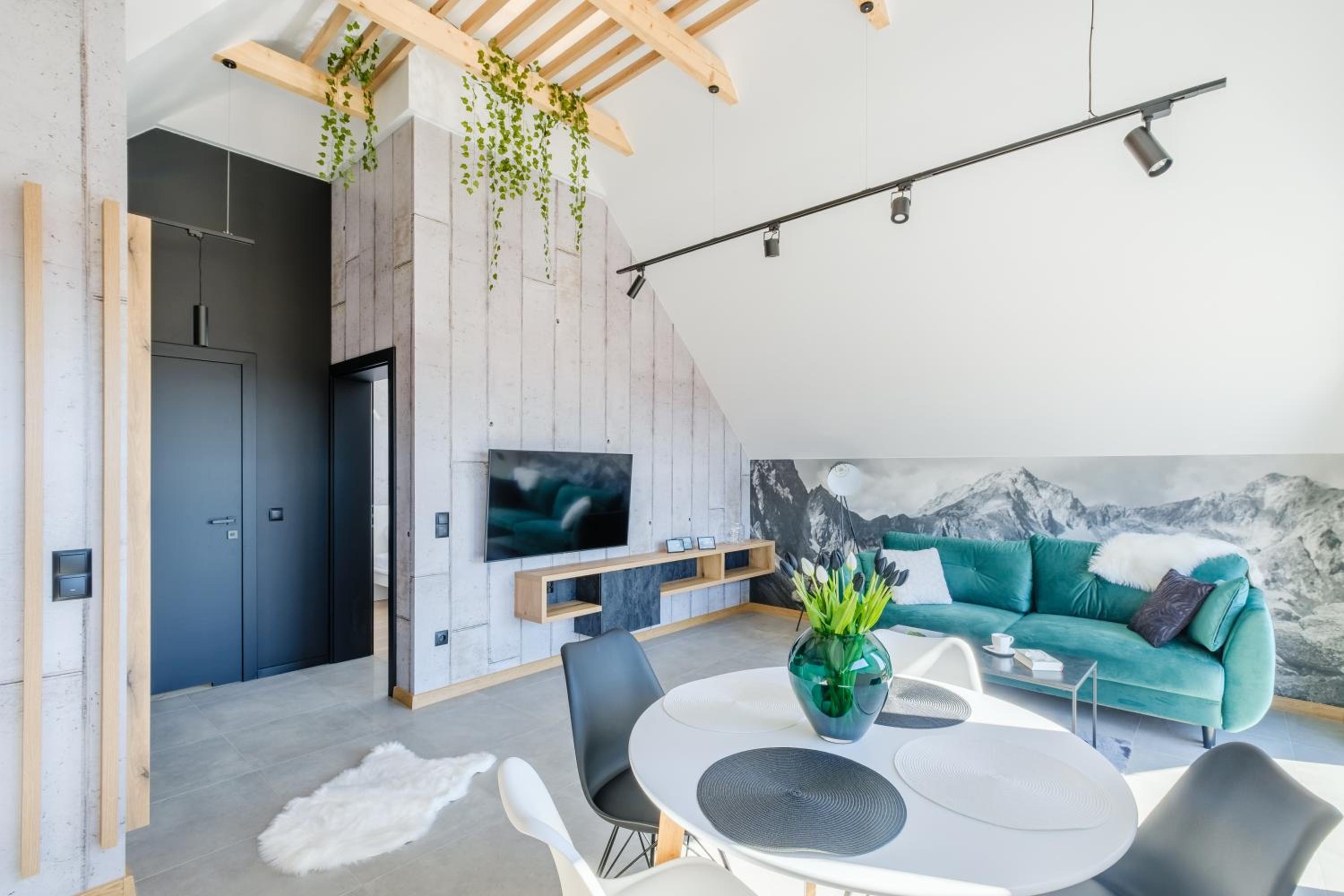One-Bedroom Apartment - Photo 14