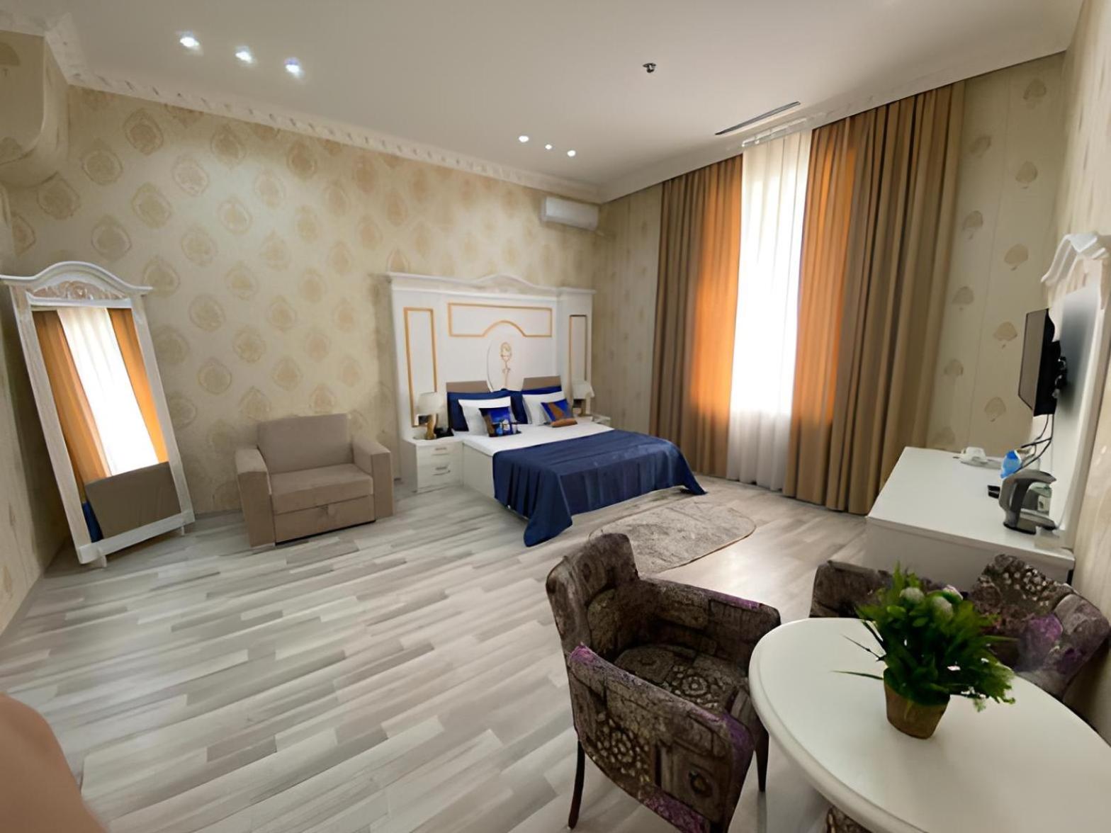 Deluxe Suite photo 1