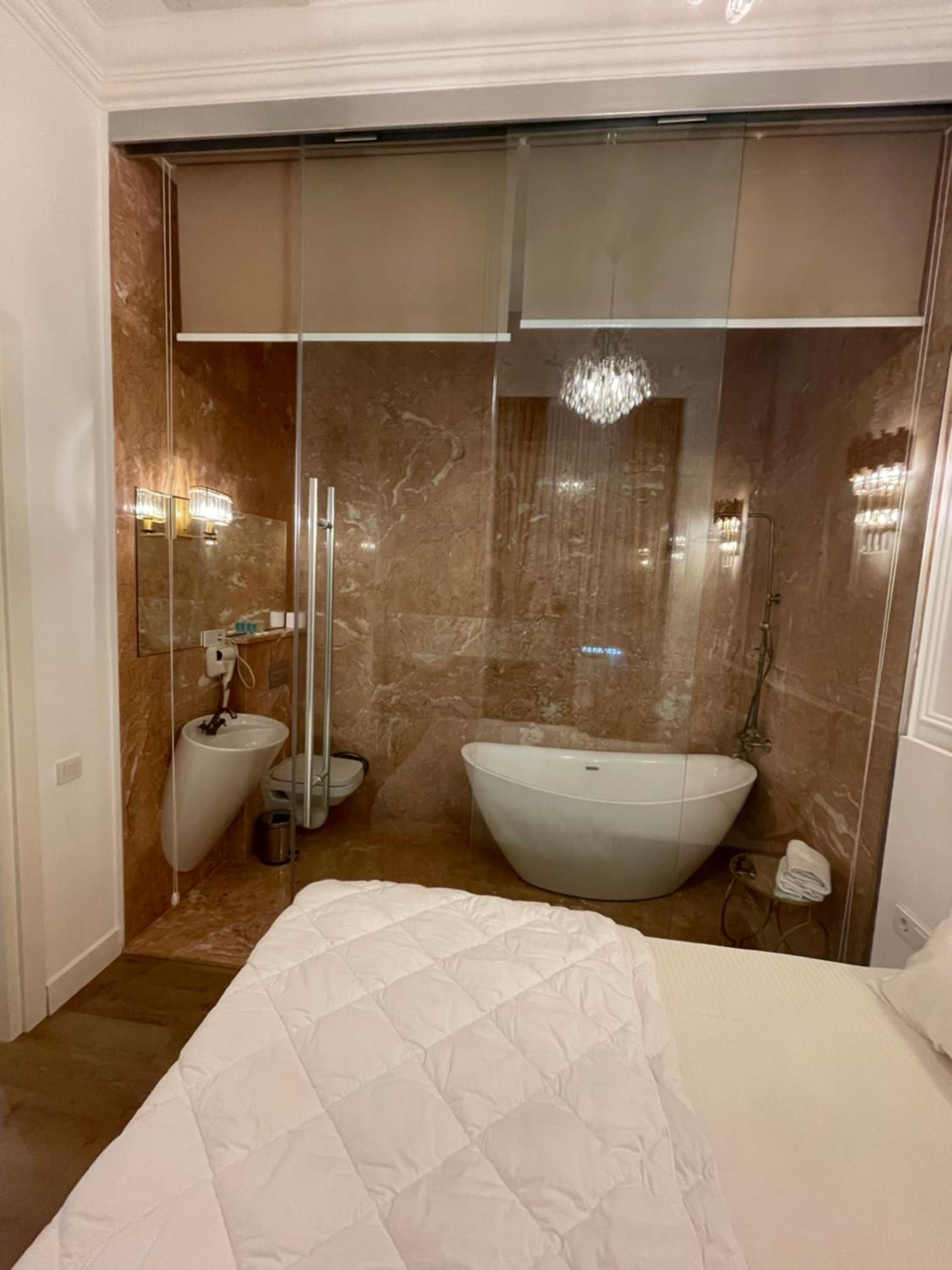 Two-Bedroom Suite - Photo 4