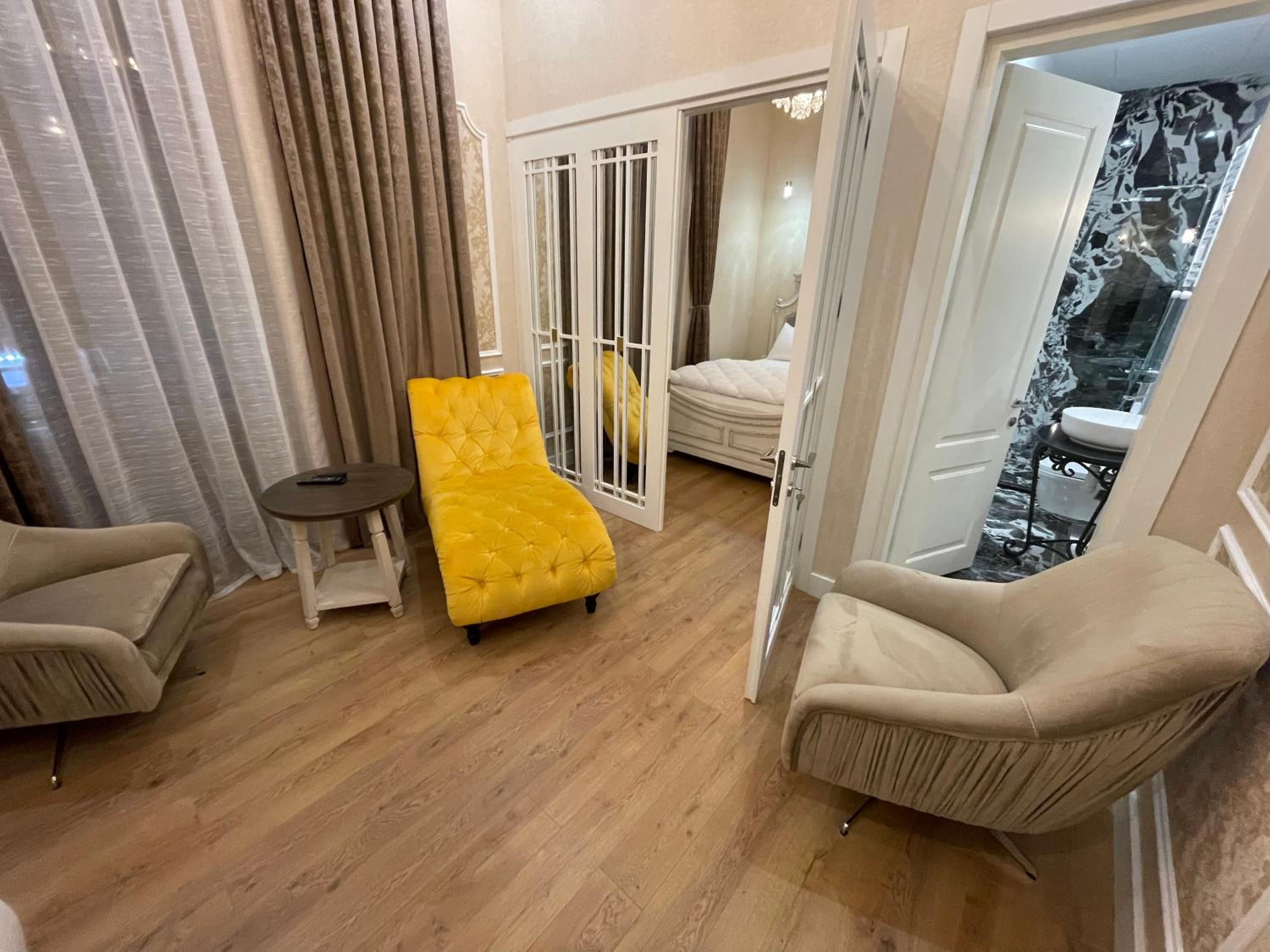 Two-Bedroom Suite - Photo 3