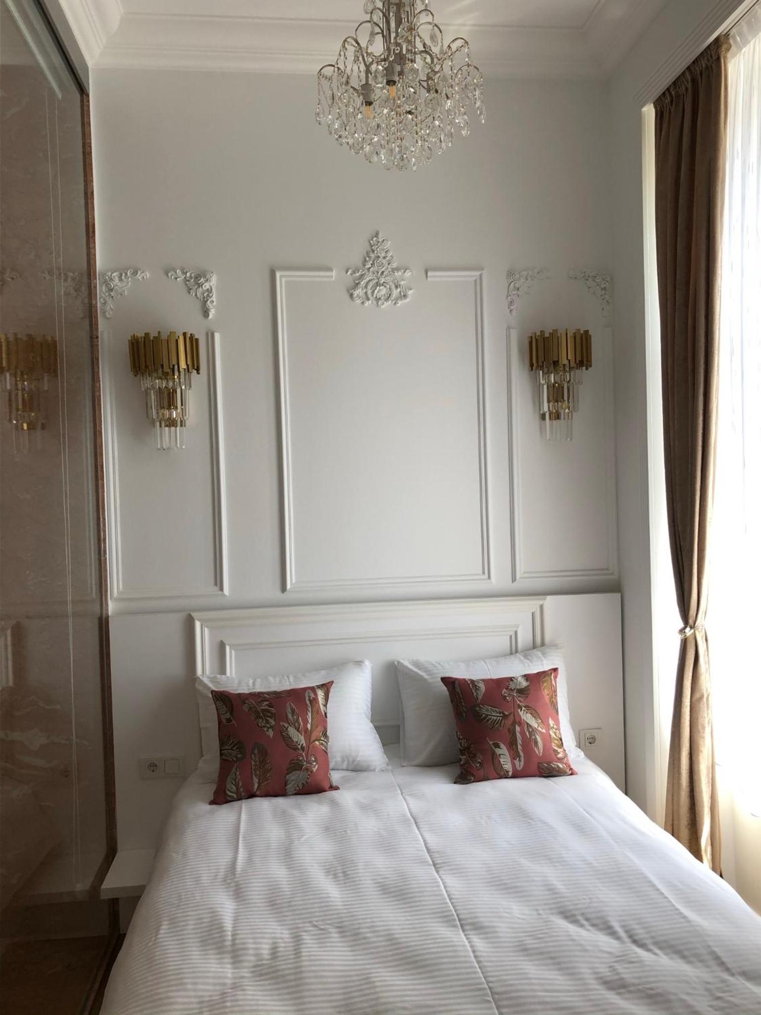 Two-Bedroom Suite - Photo 6