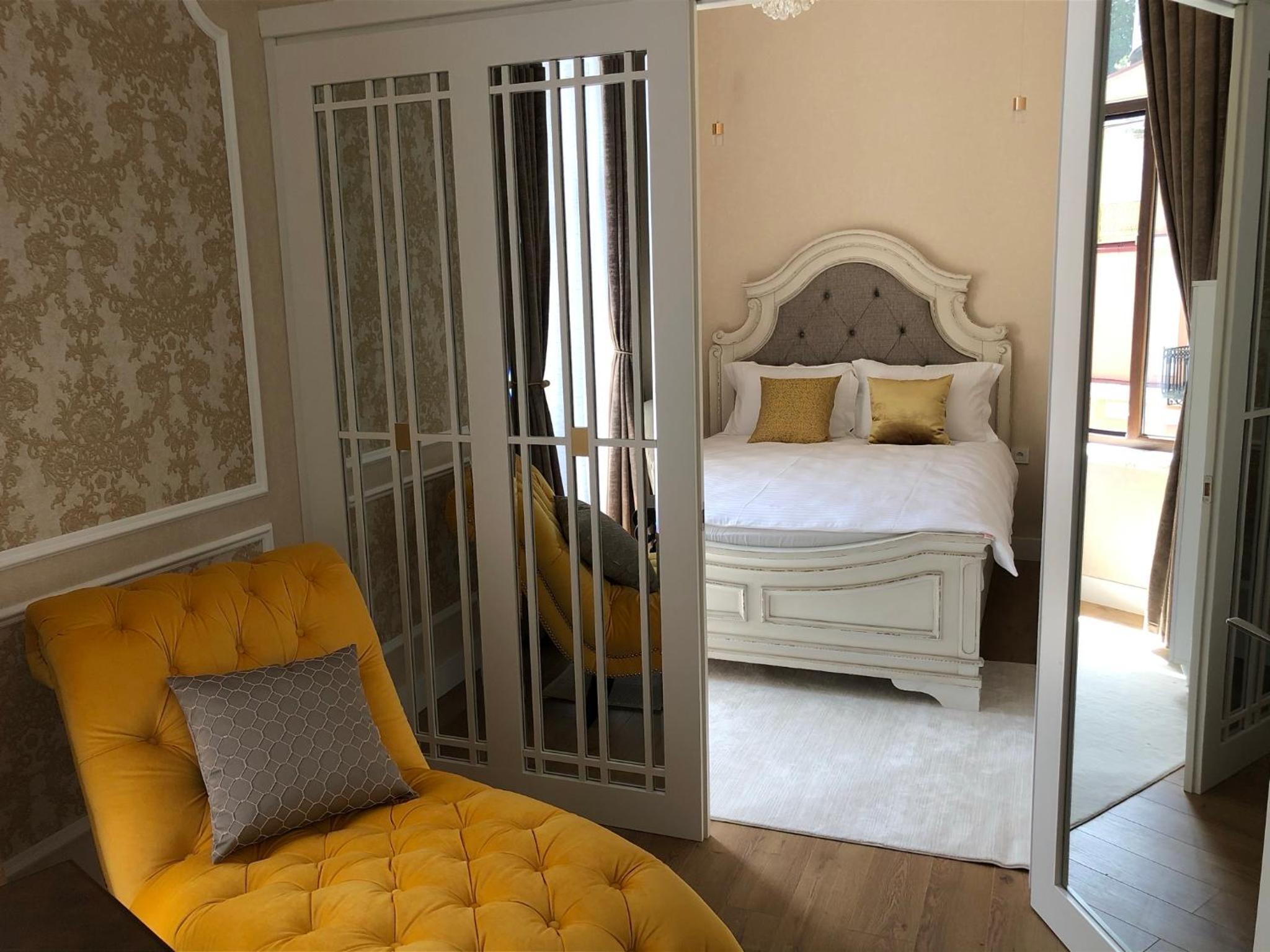 Two-Bedroom Suite - Photo 9
