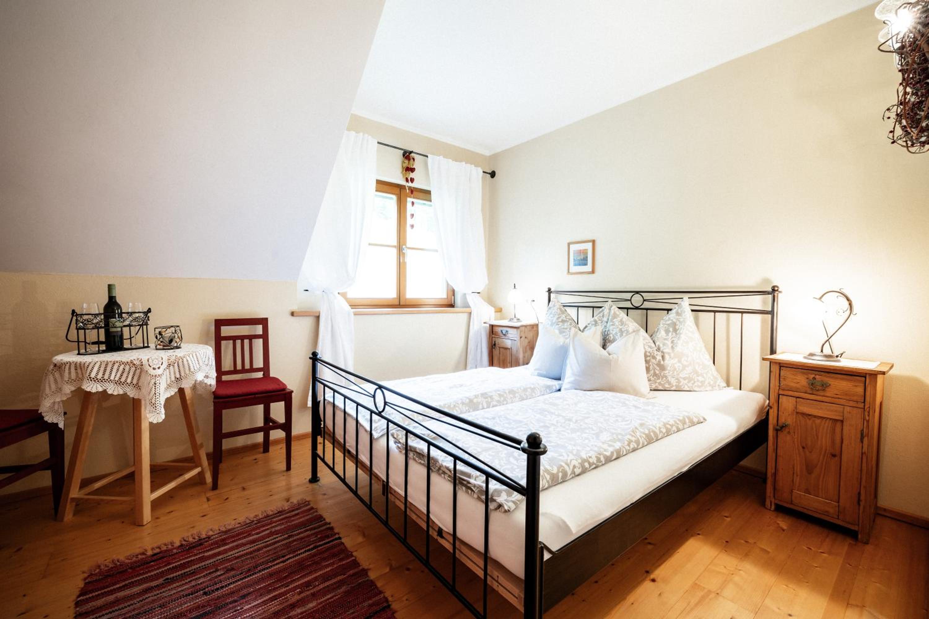 Small Double Room photo 1