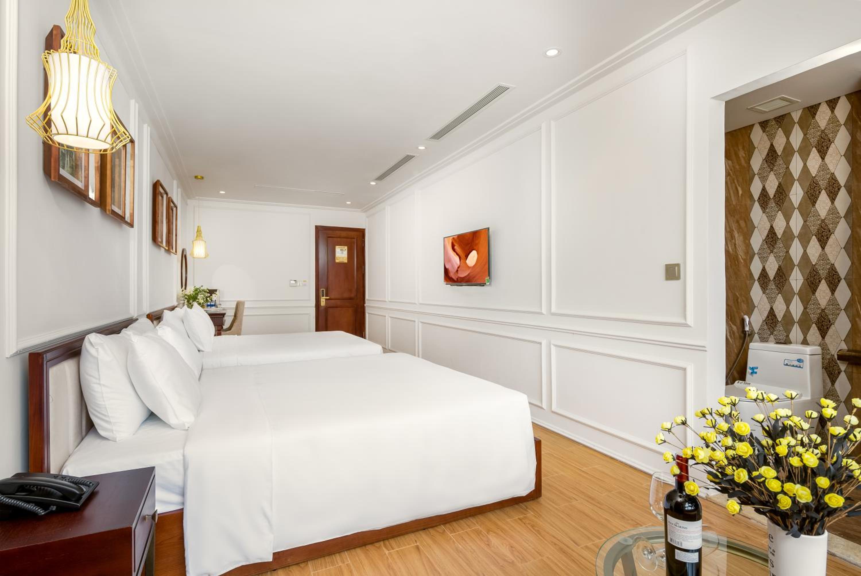 Family Suite - Photo 11