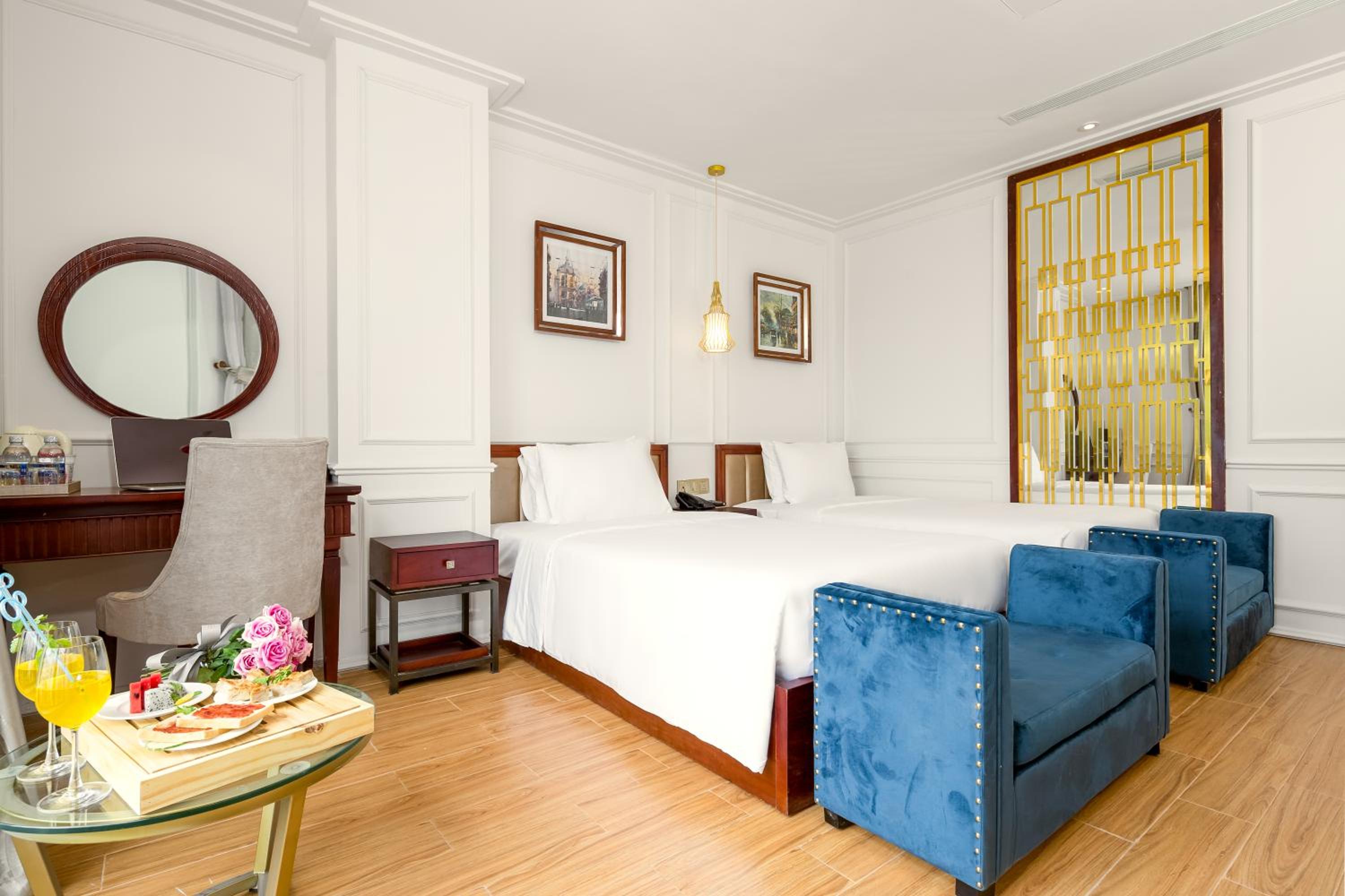 Deluxe Twin Room with Bathtub  - Photo 7