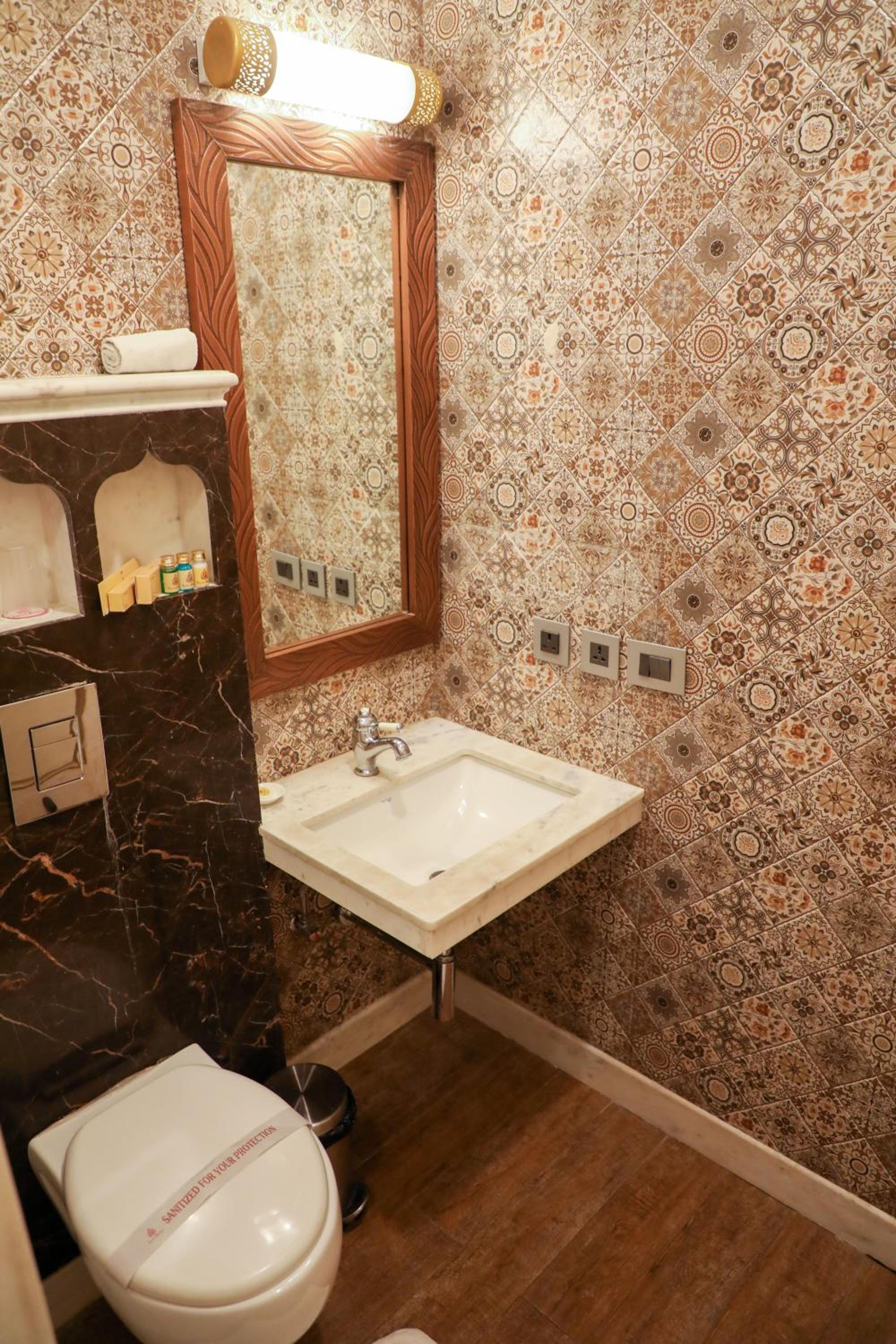 Family Suite:  Enjoy Happy Hours with 2+1 offer, 20% off on F&B services,20% Off on Laundry service ,Free Pick up on Arrival only from Train or Bus station (8am-8pm) - Photo 11