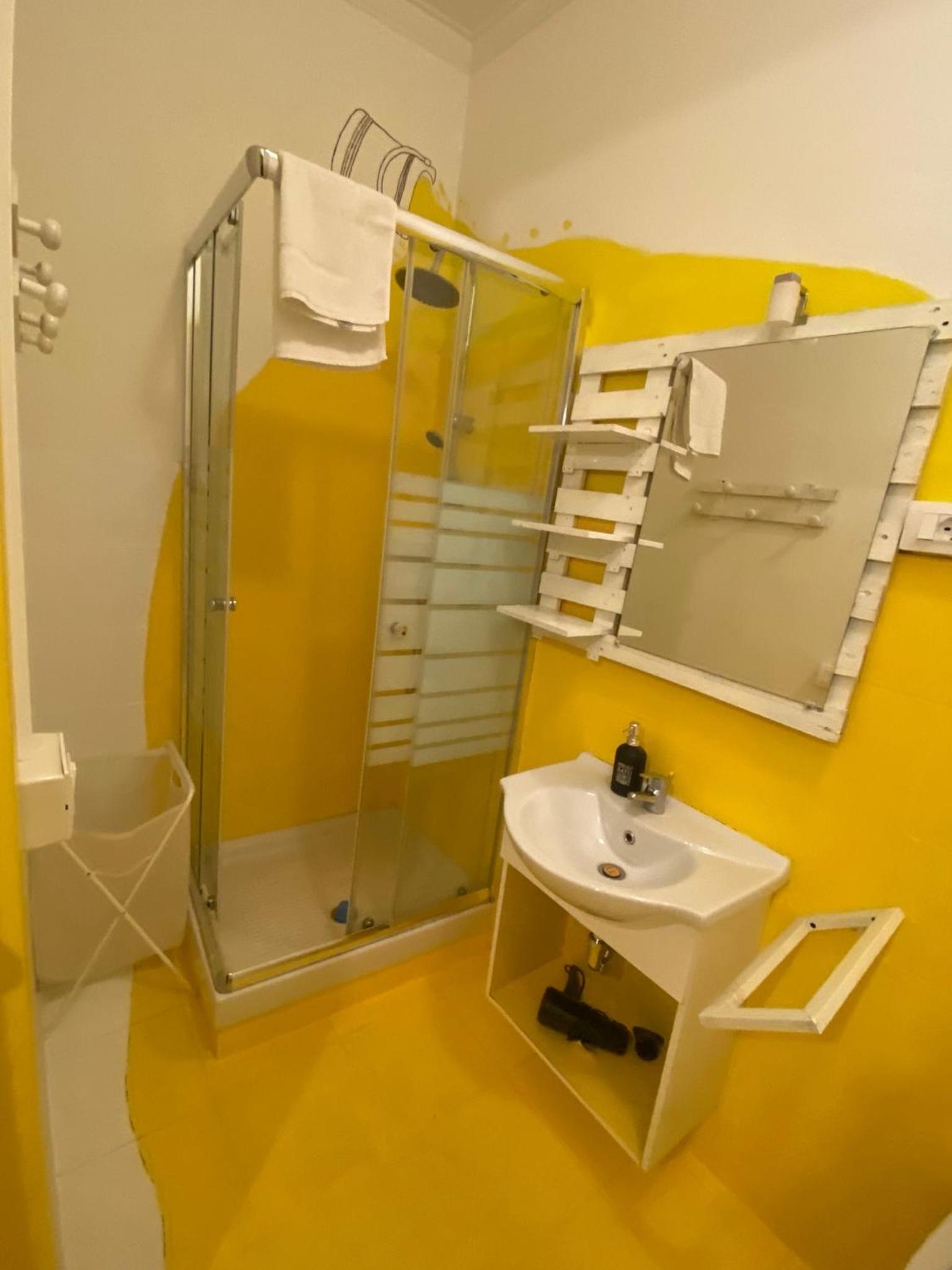 Comfort Triple Room with Shower - Photo 3