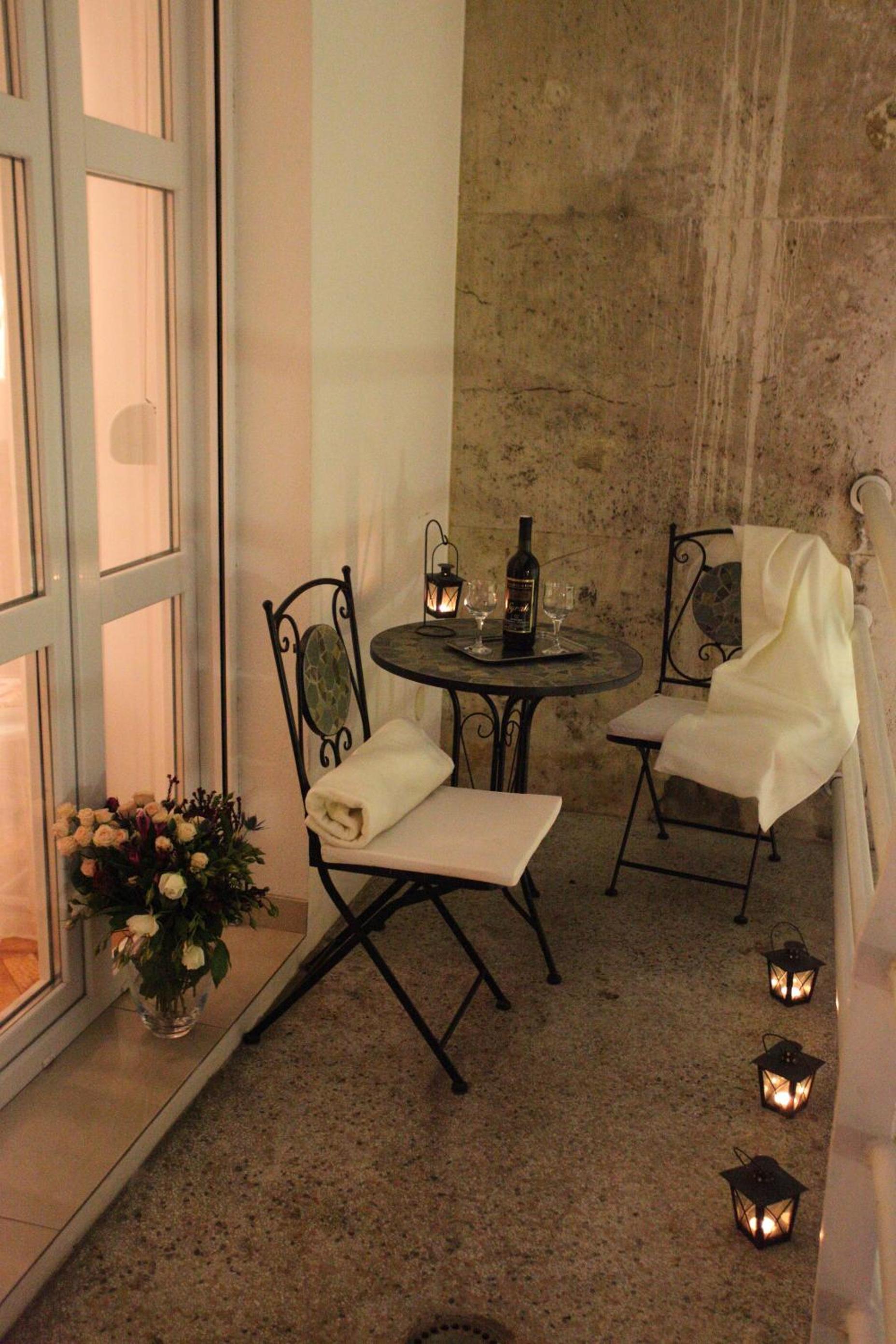 One-Bedroom Apartment with Balcony - Photo 29