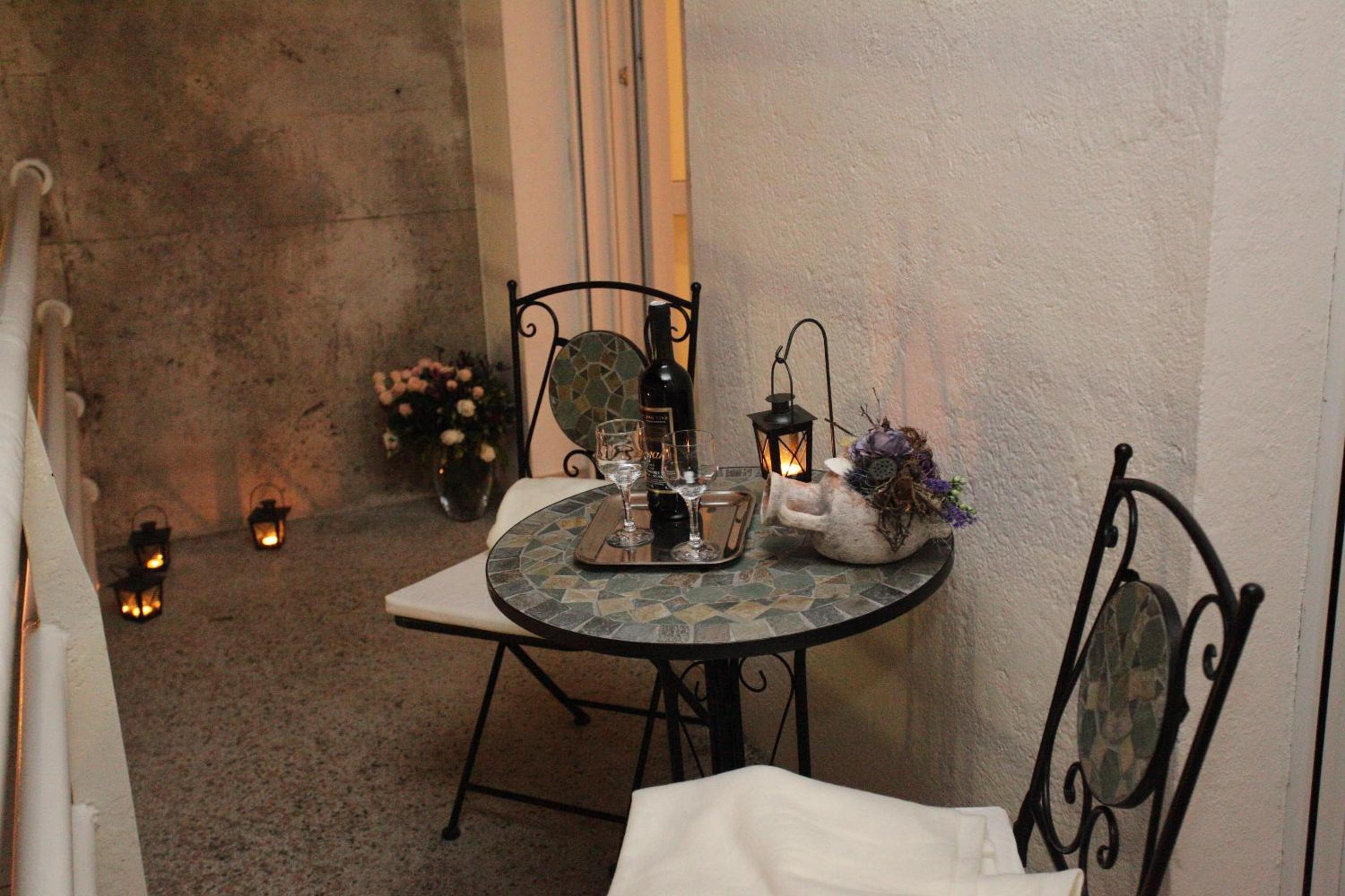 One-Bedroom Apartment with Balcony - Photo 22