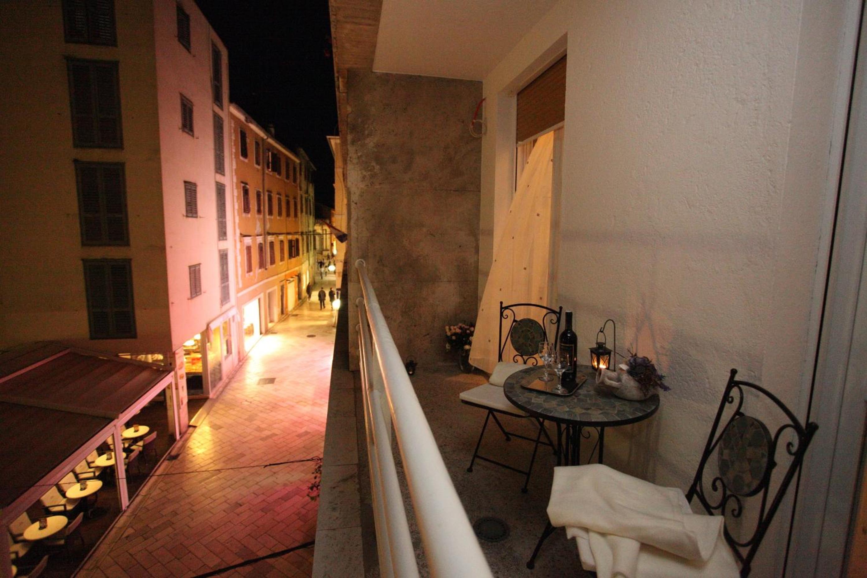 One-Bedroom Apartment with Balcony - Photo 21
