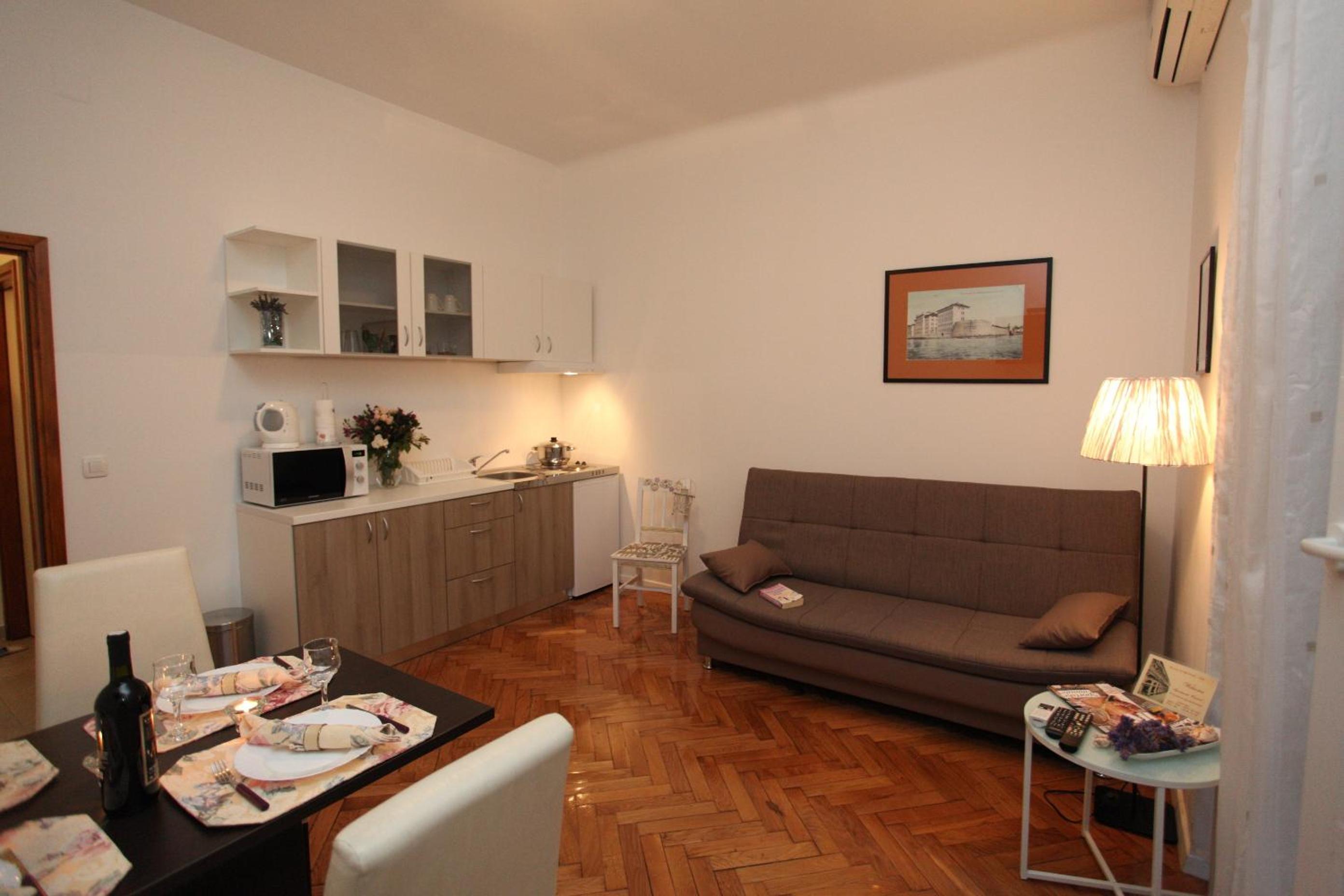 One-Bedroom Apartment - Photo 20