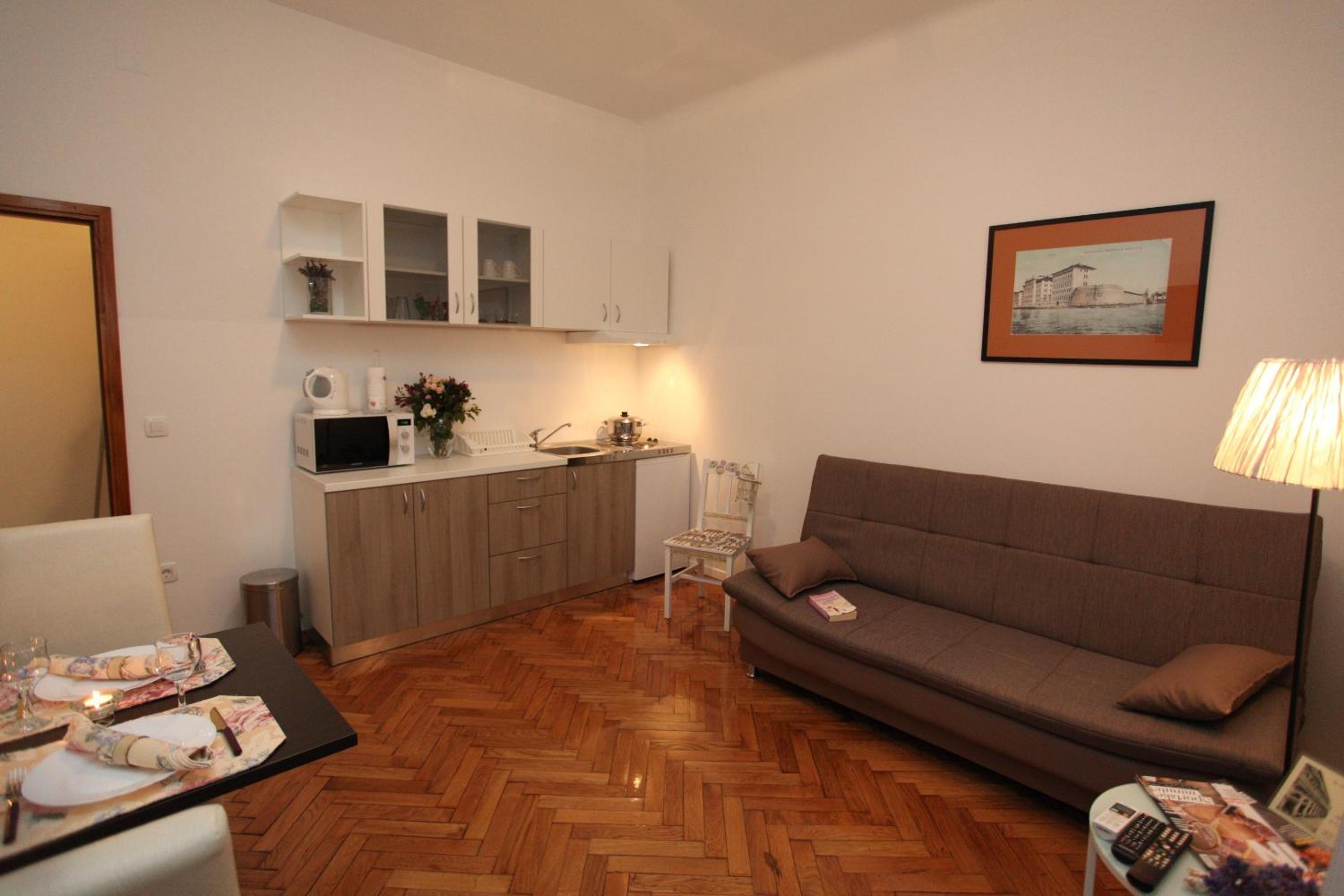 One-Bedroom Apartment - Photo 27