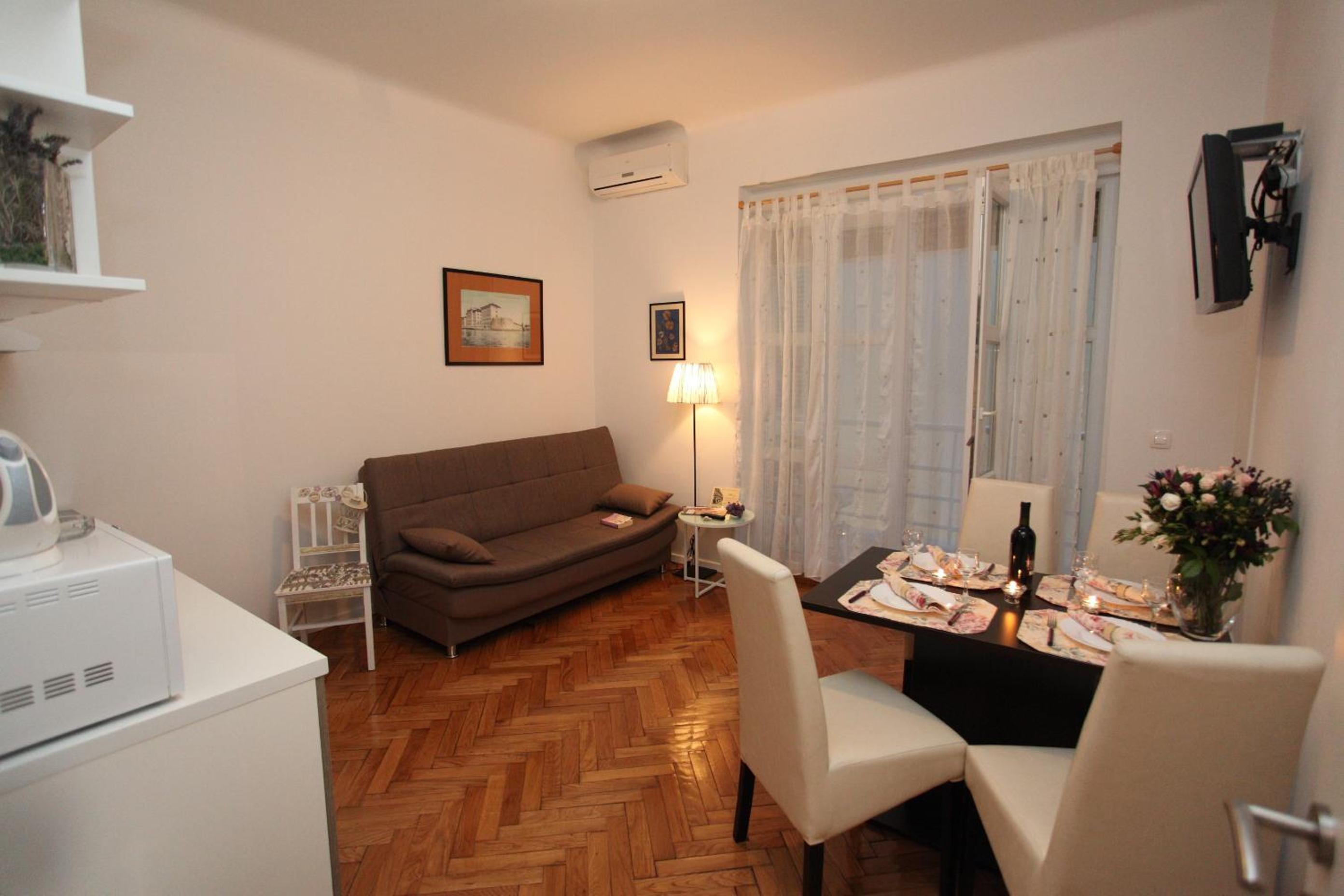 One-Bedroom Apartment - Photo 29