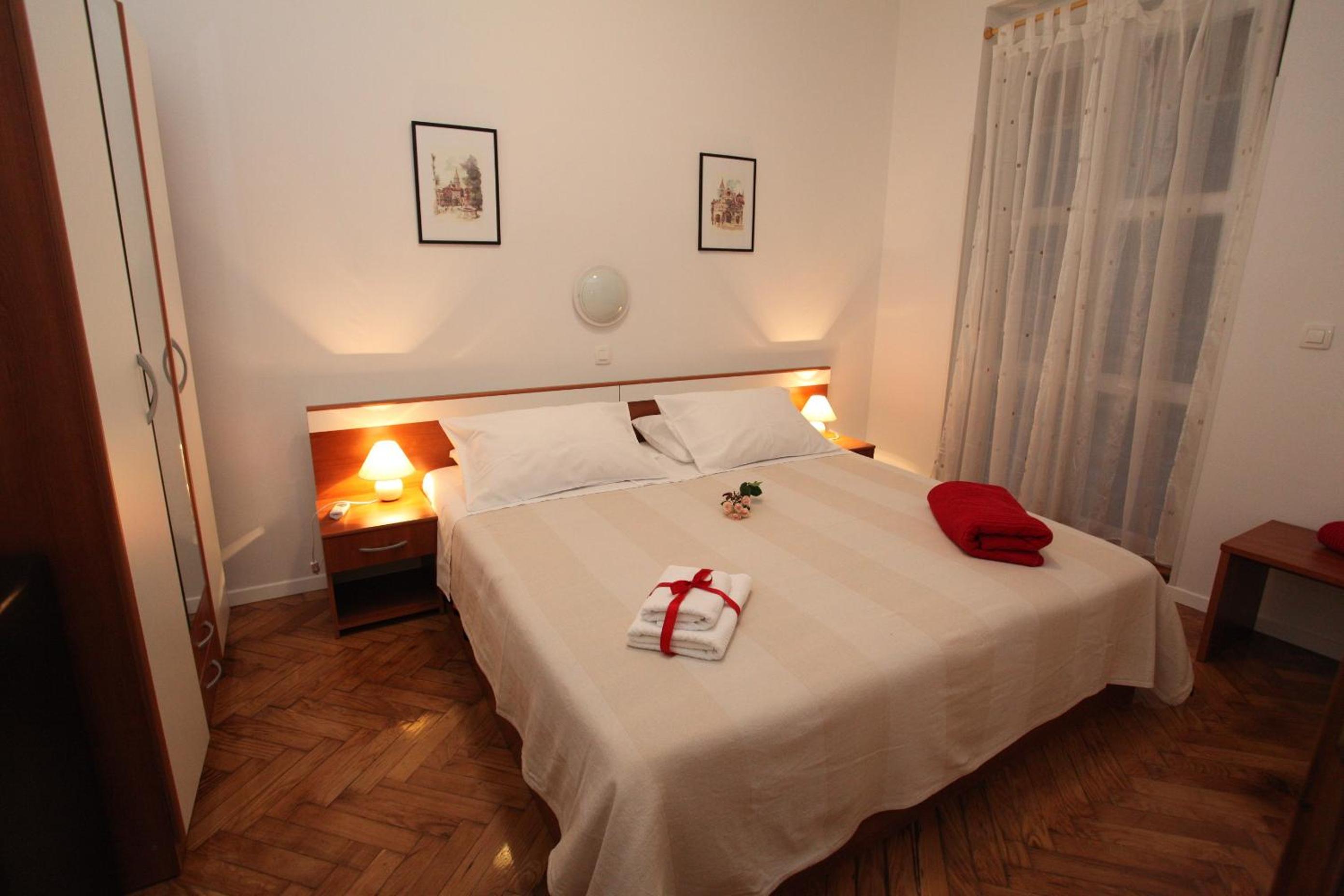 One-Bedroom Apartment with Balcony - Photo 12