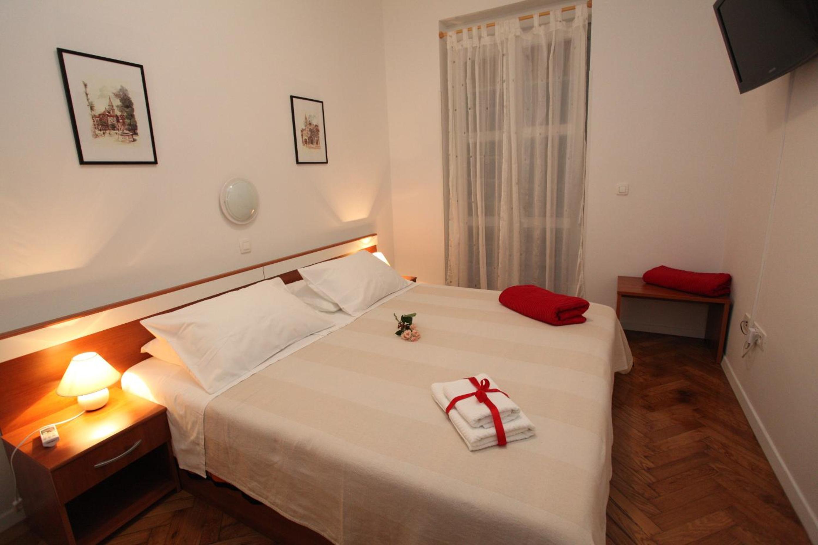 One-Bedroom Apartment with Balcony - Photo 9