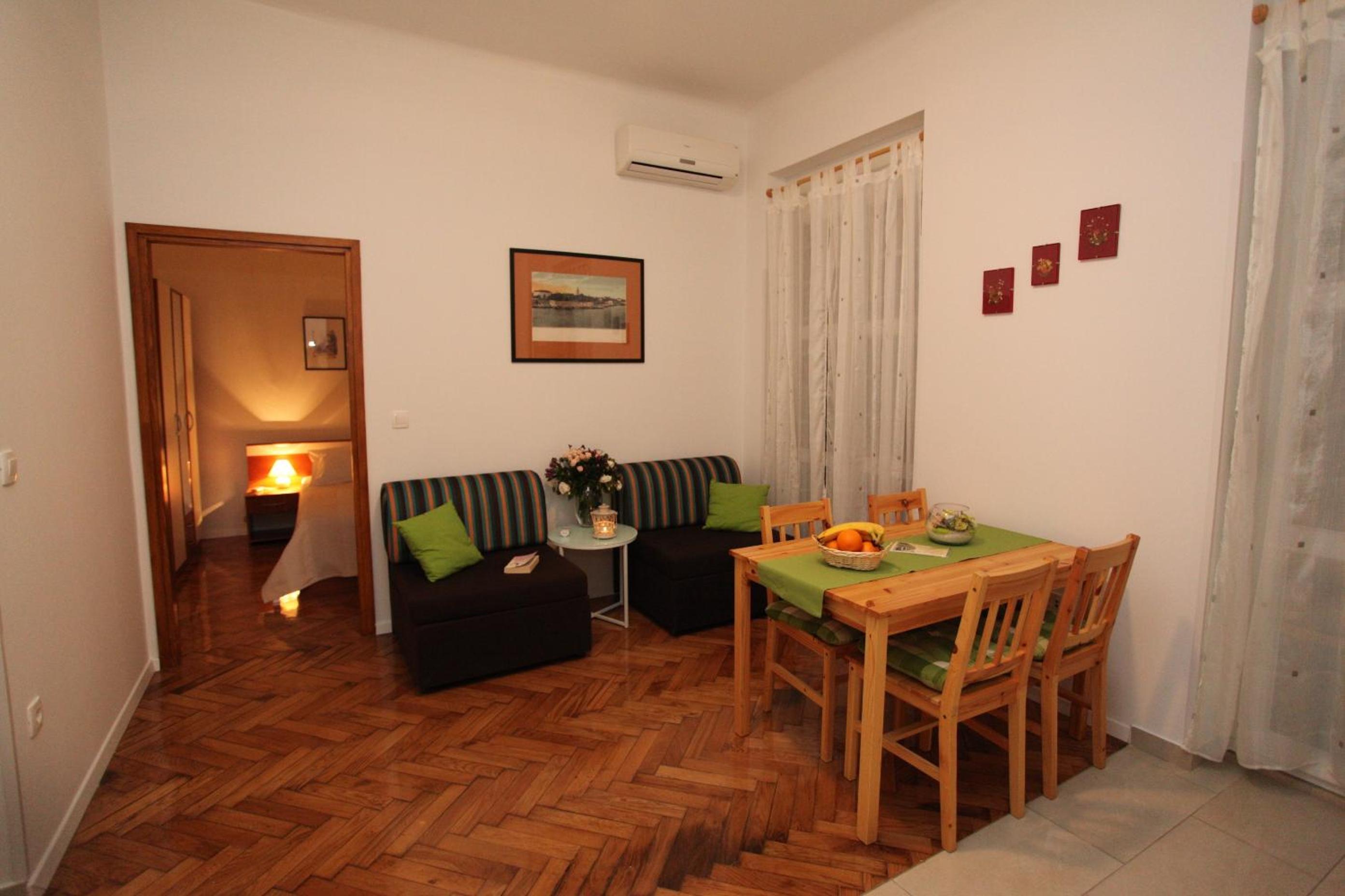 One-Bedroom Apartment with Balcony - Photo 49