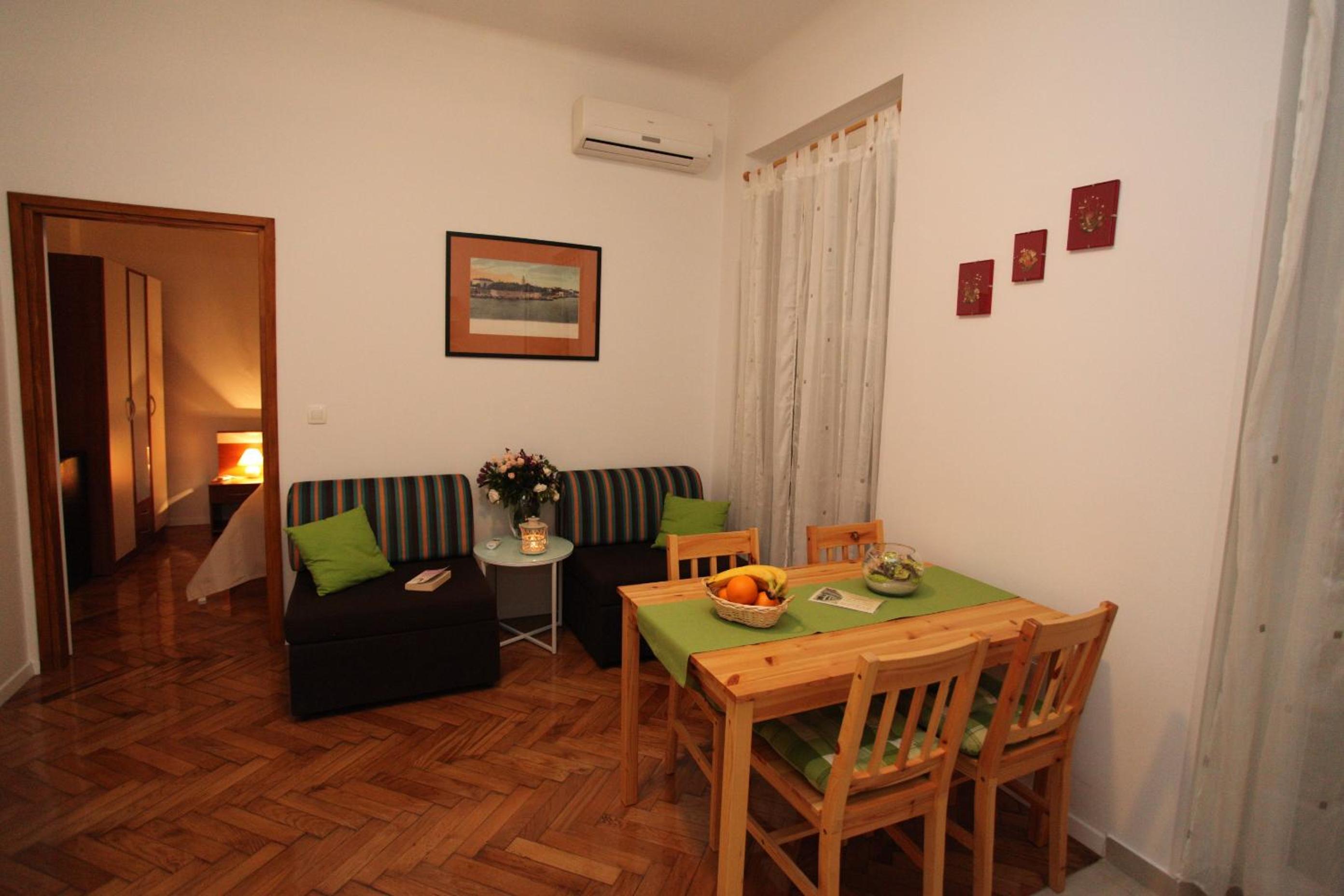 One-Bedroom Apartment with Balcony - Photo 48