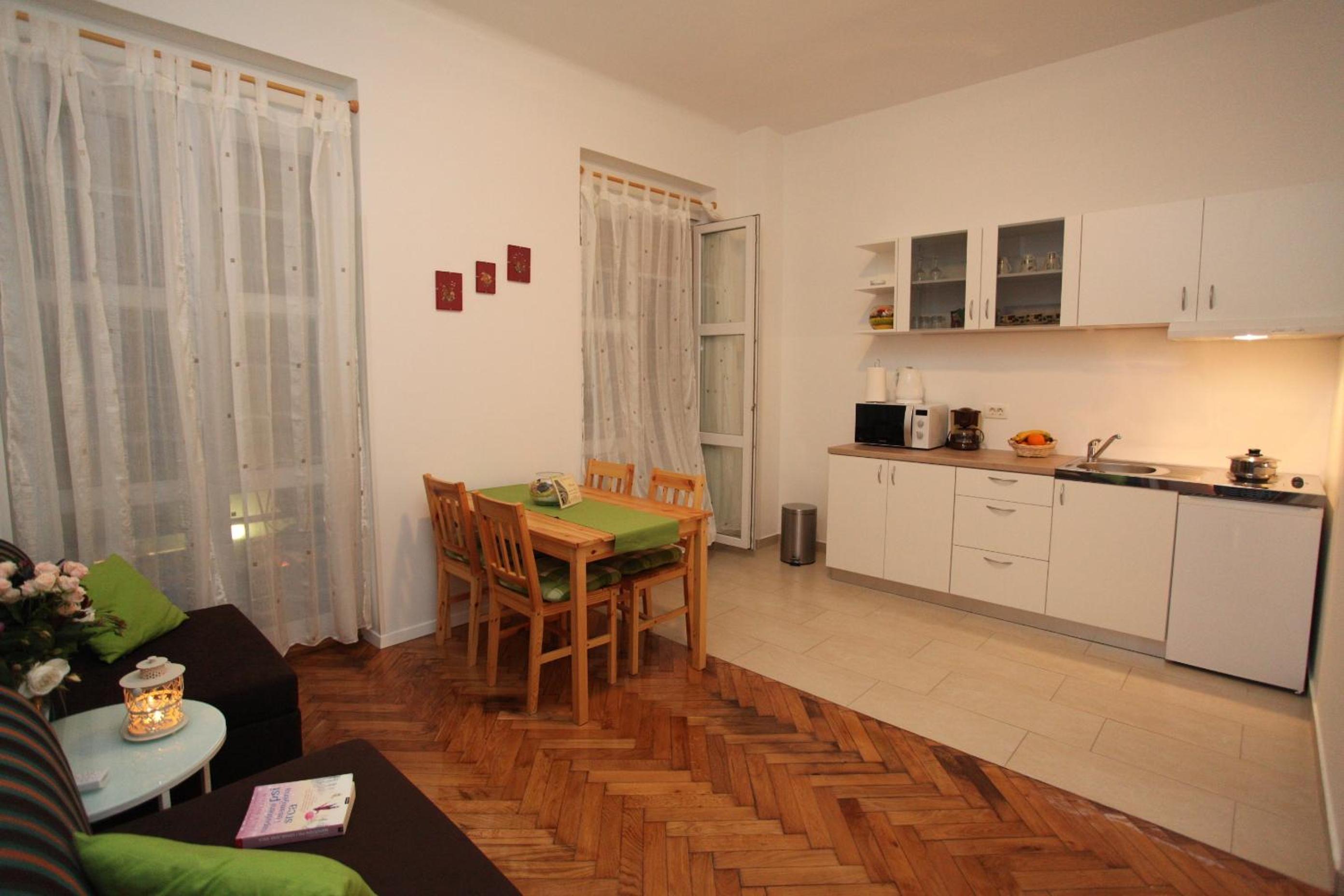 One-Bedroom Apartment with Balcony - Photo 2